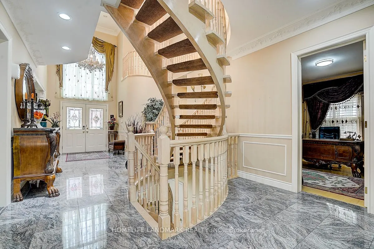 286 Hillcrest Avenue