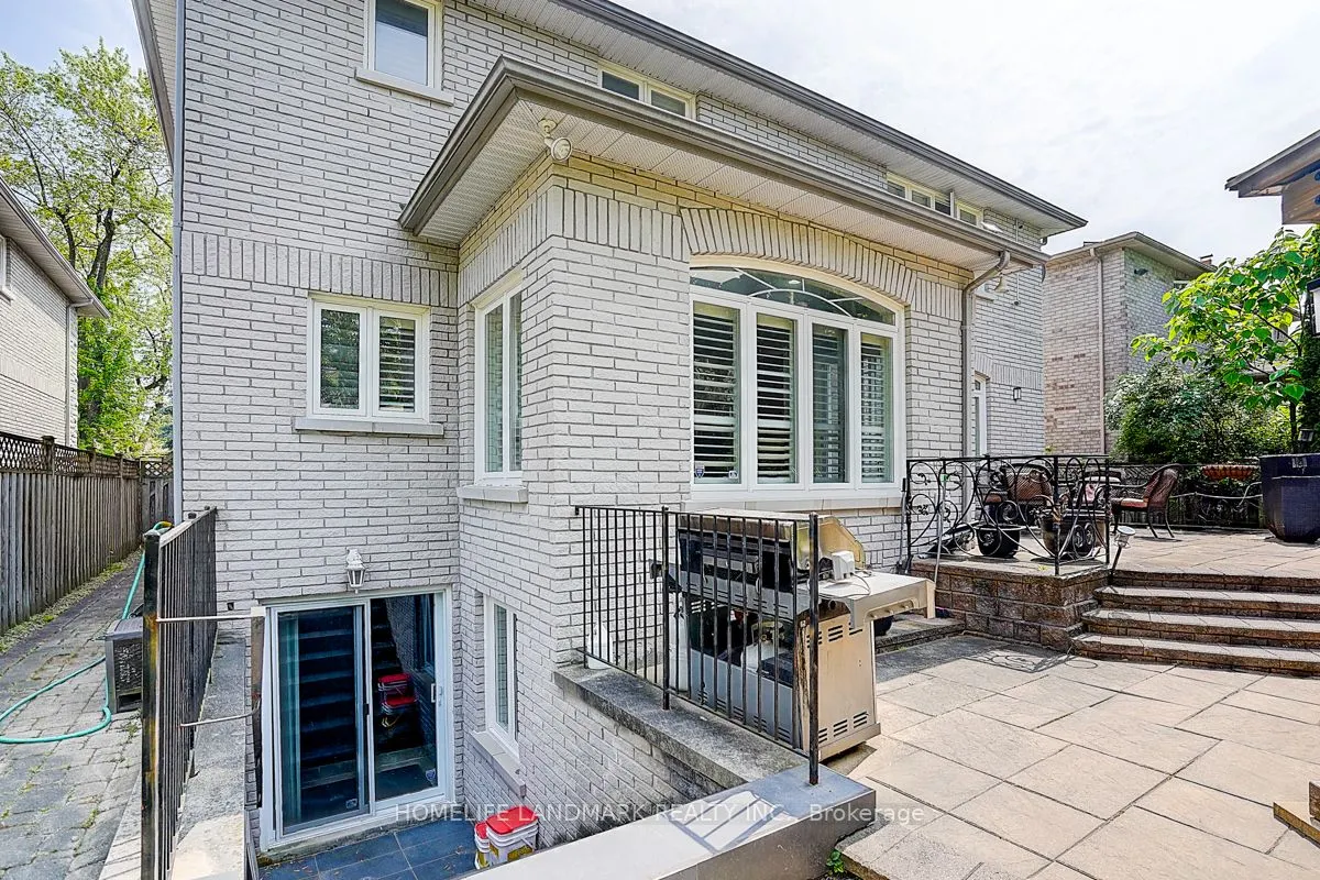 286 Hillcrest Avenue