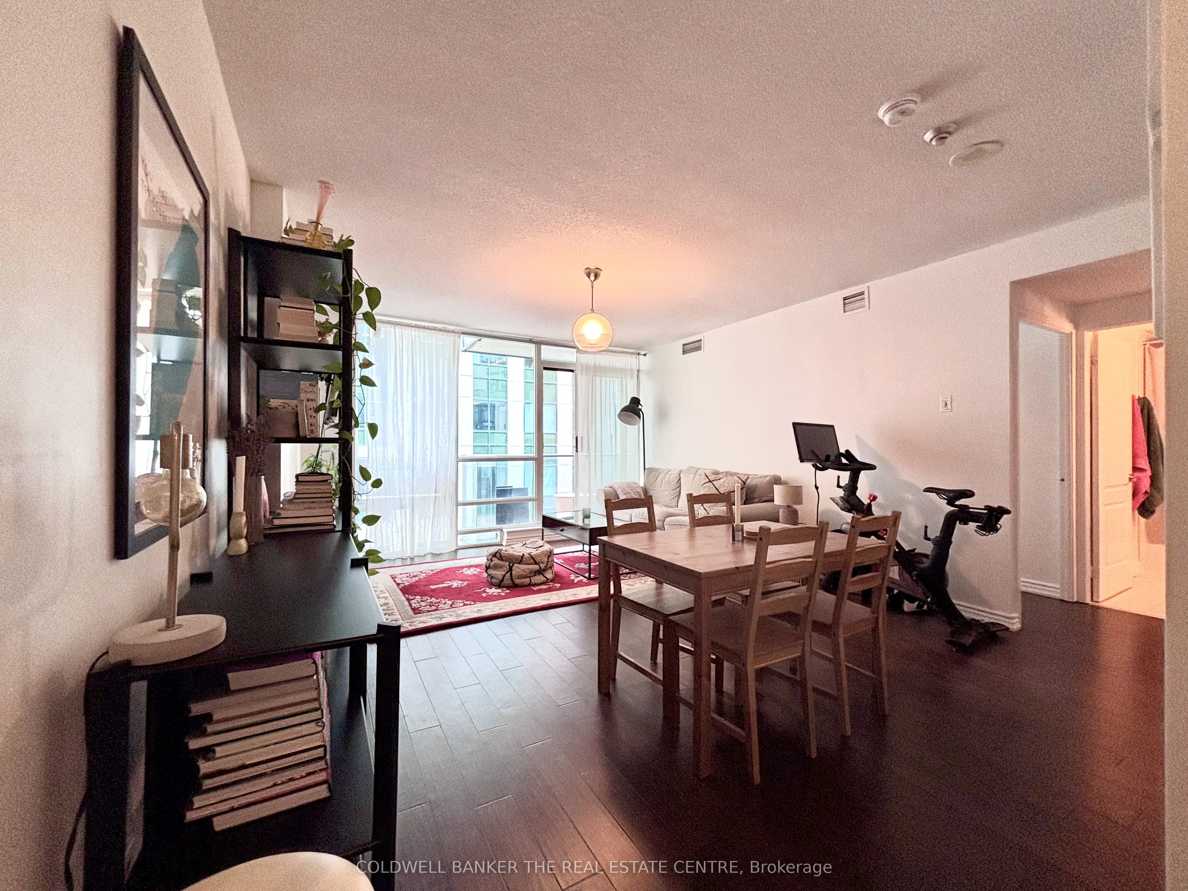 263 Wellington Street W, #1205