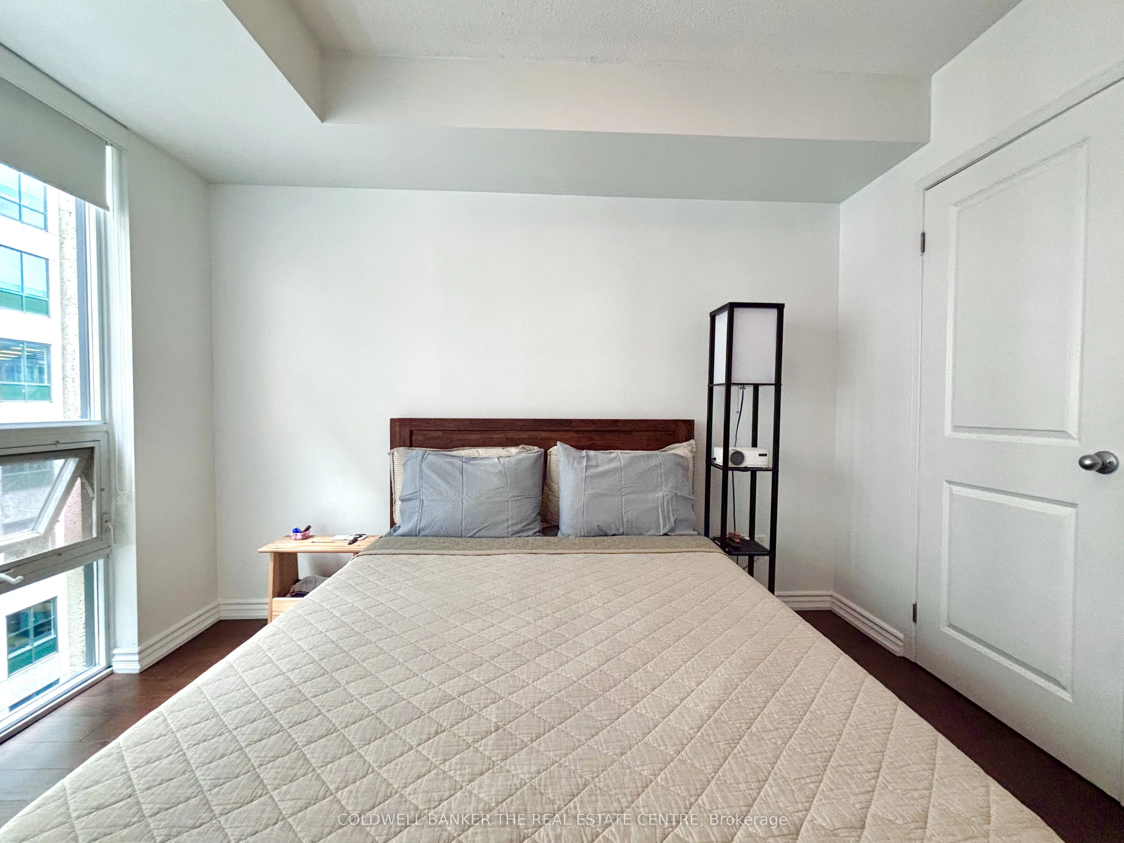 263 Wellington Street W, #1205