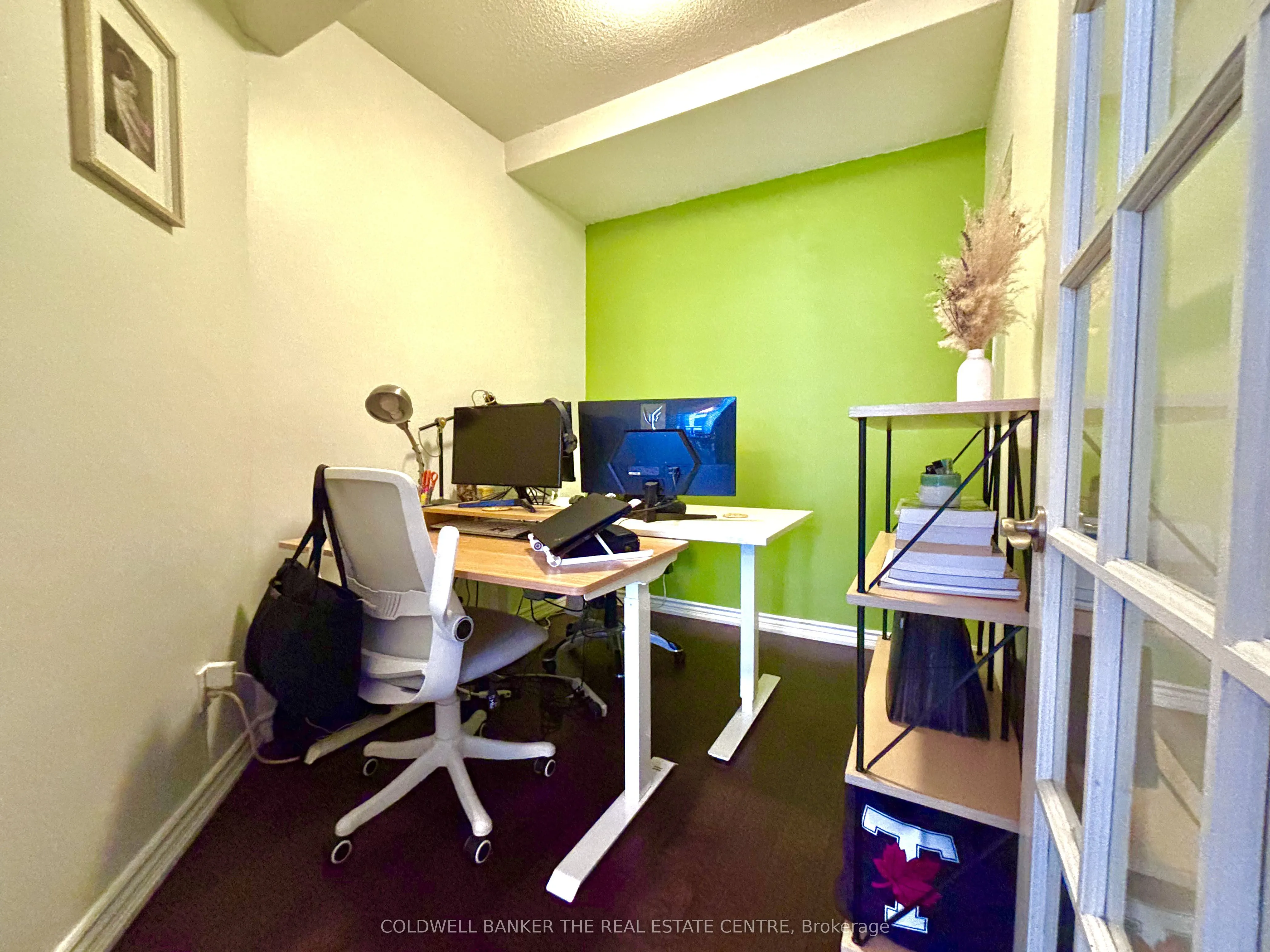 263 Wellington Street W, #1205