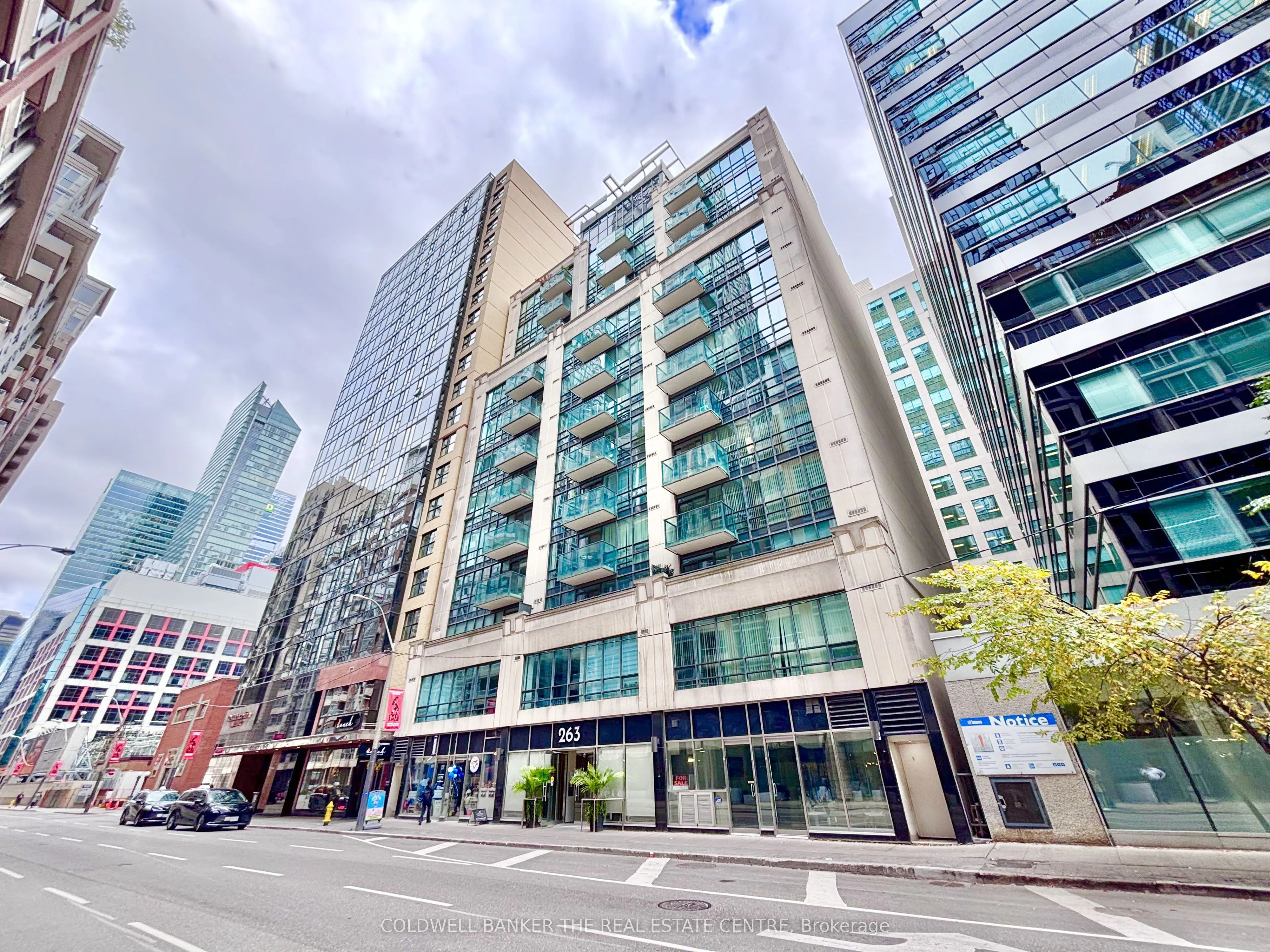 263 Wellington Street W, #1205