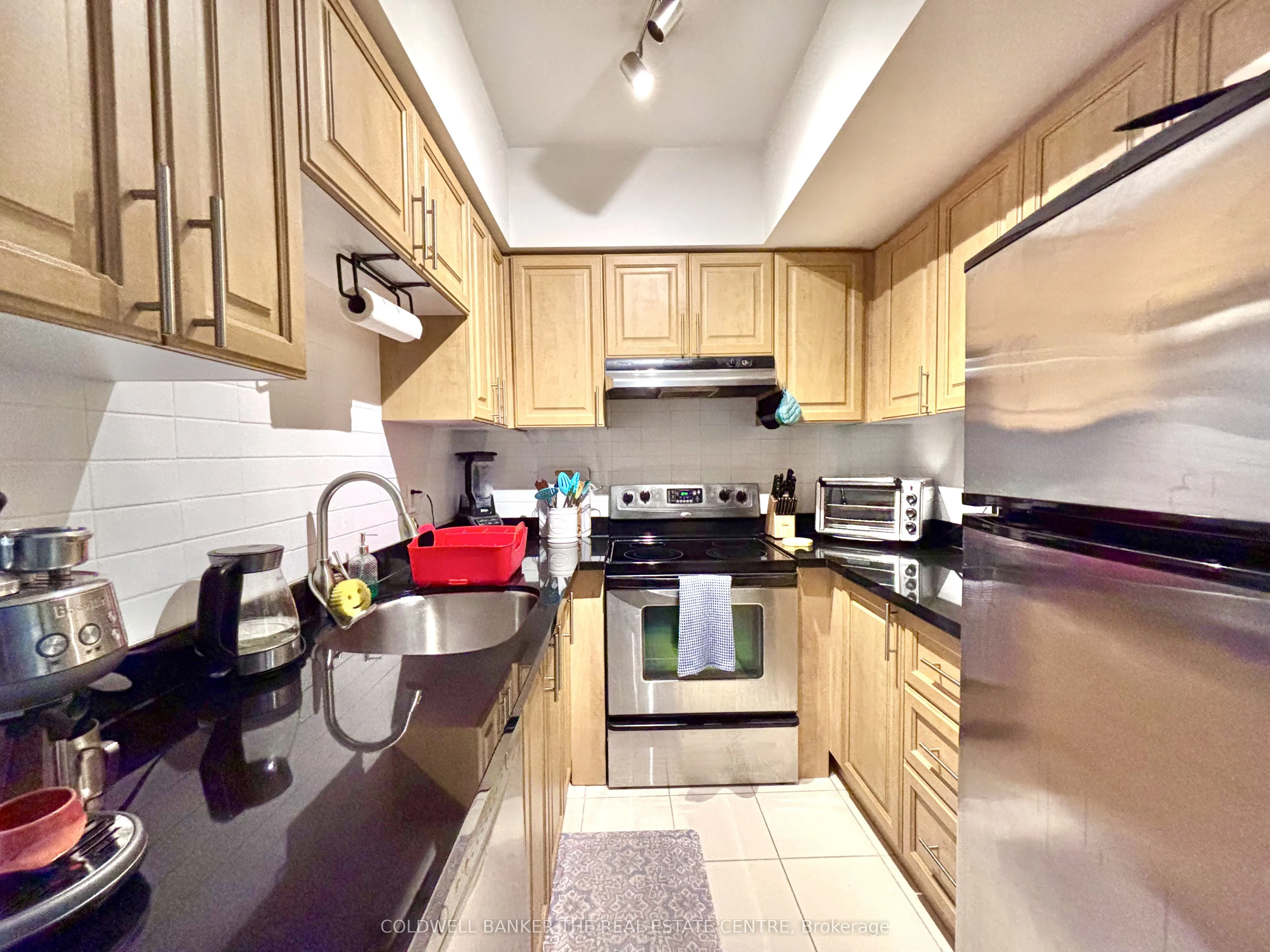 263 Wellington Street W, #1205