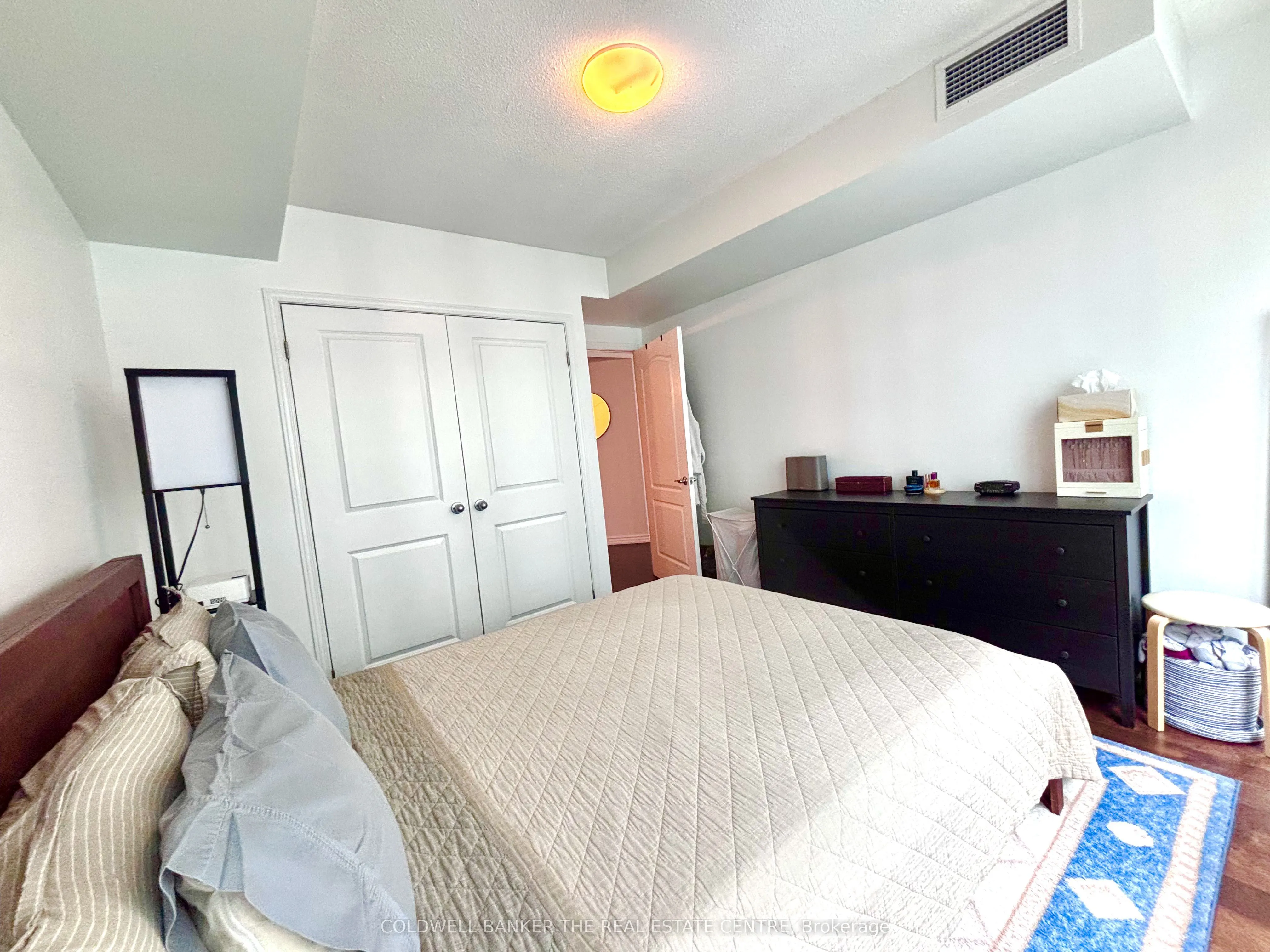 263 Wellington Street W, #1205