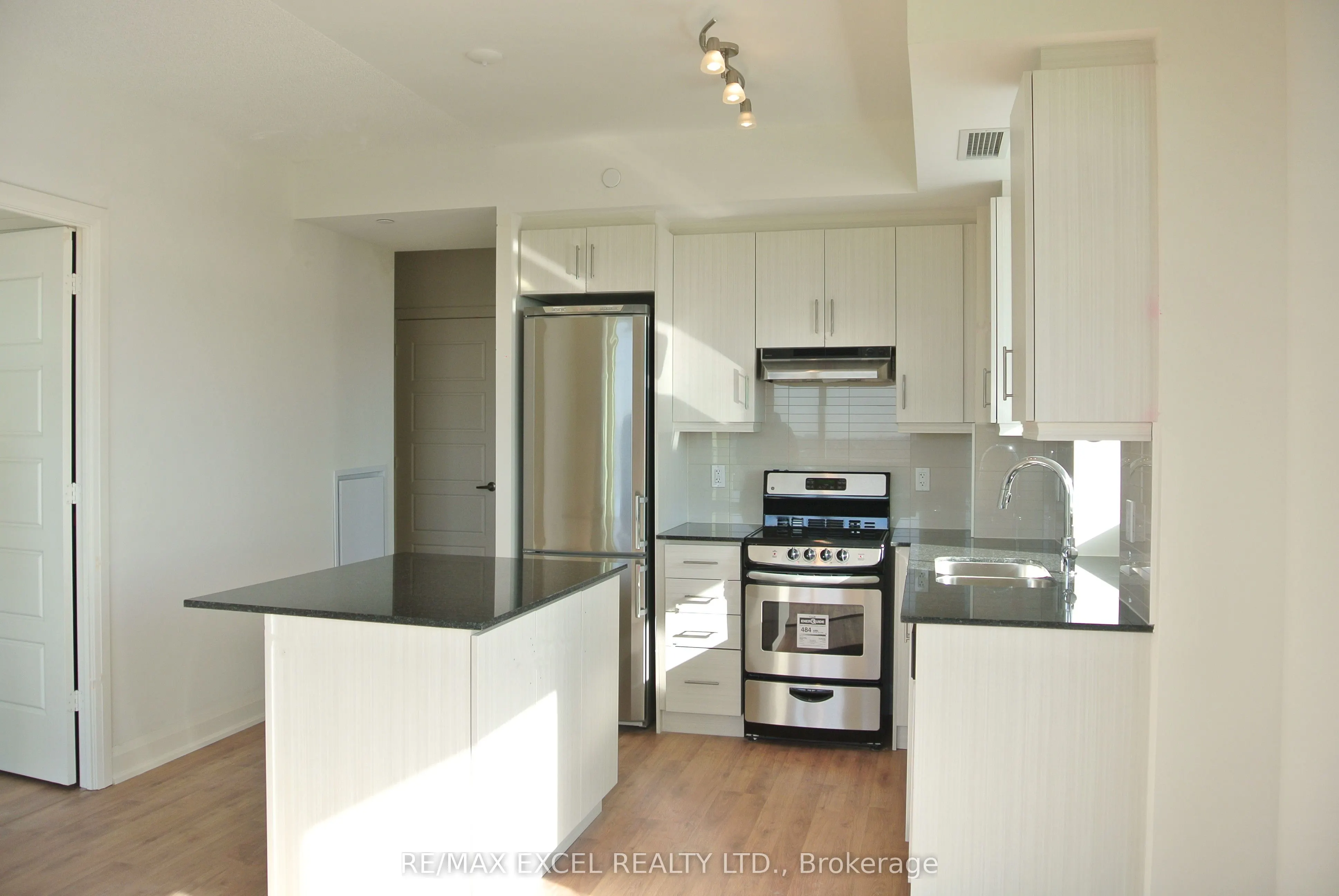 68 Canterbury Place, #1105