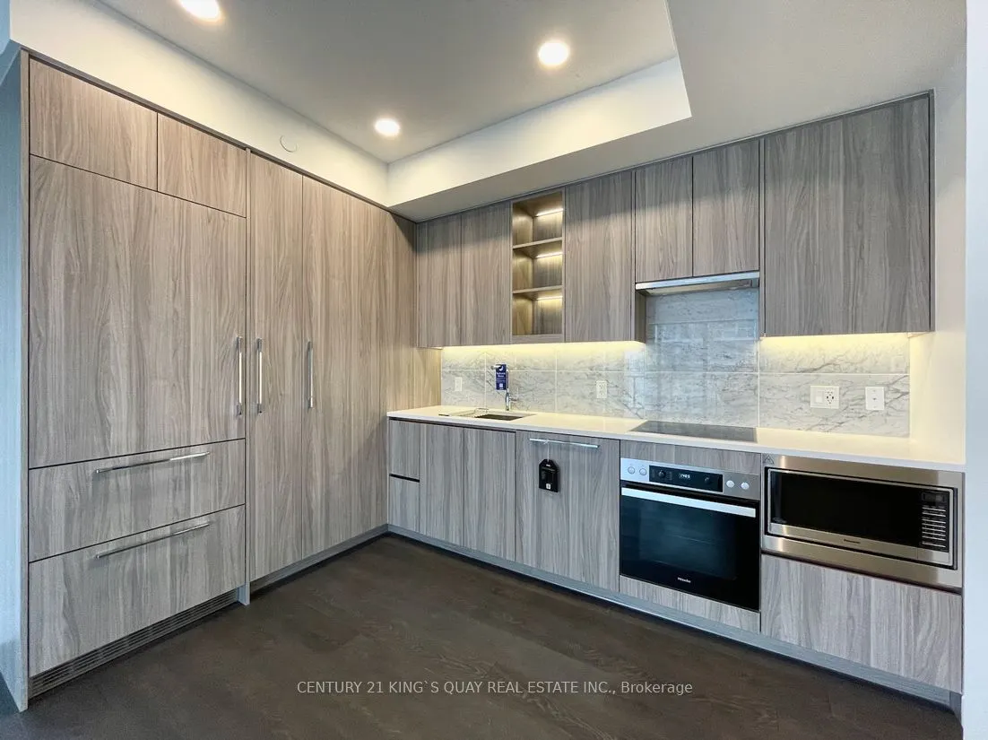 85 Mcmahon Drive, #1209