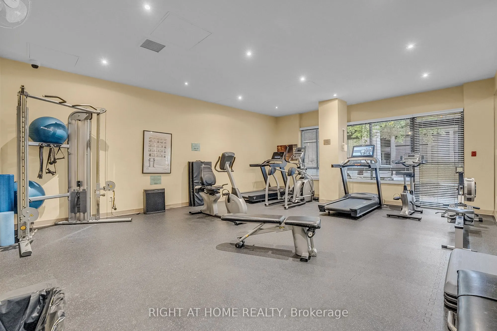 280 Simcoe Street, #506