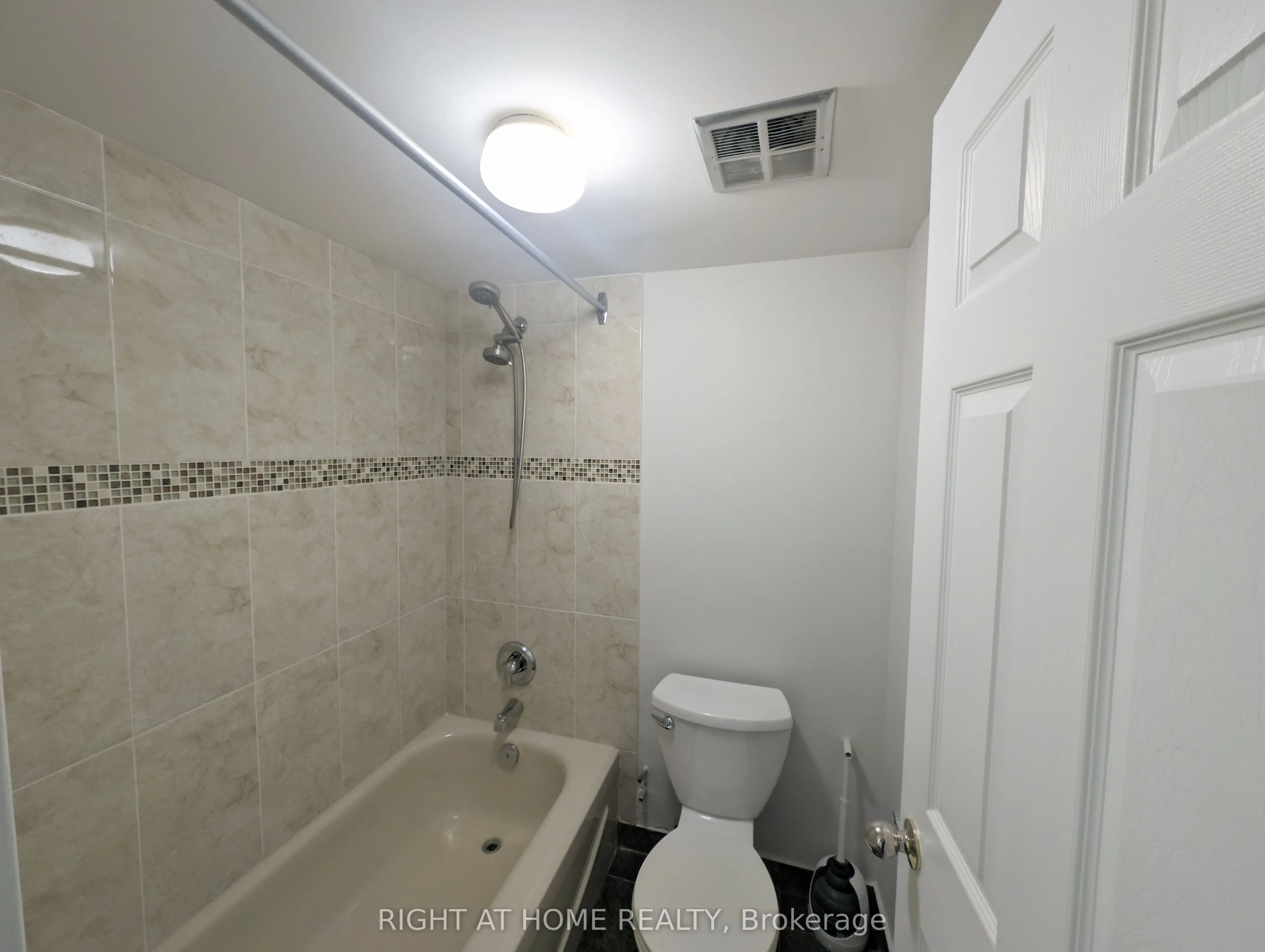 280 Simcoe Street, #506