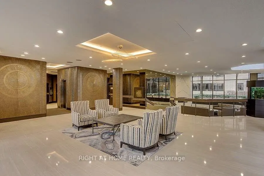 280 Simcoe Street, #506