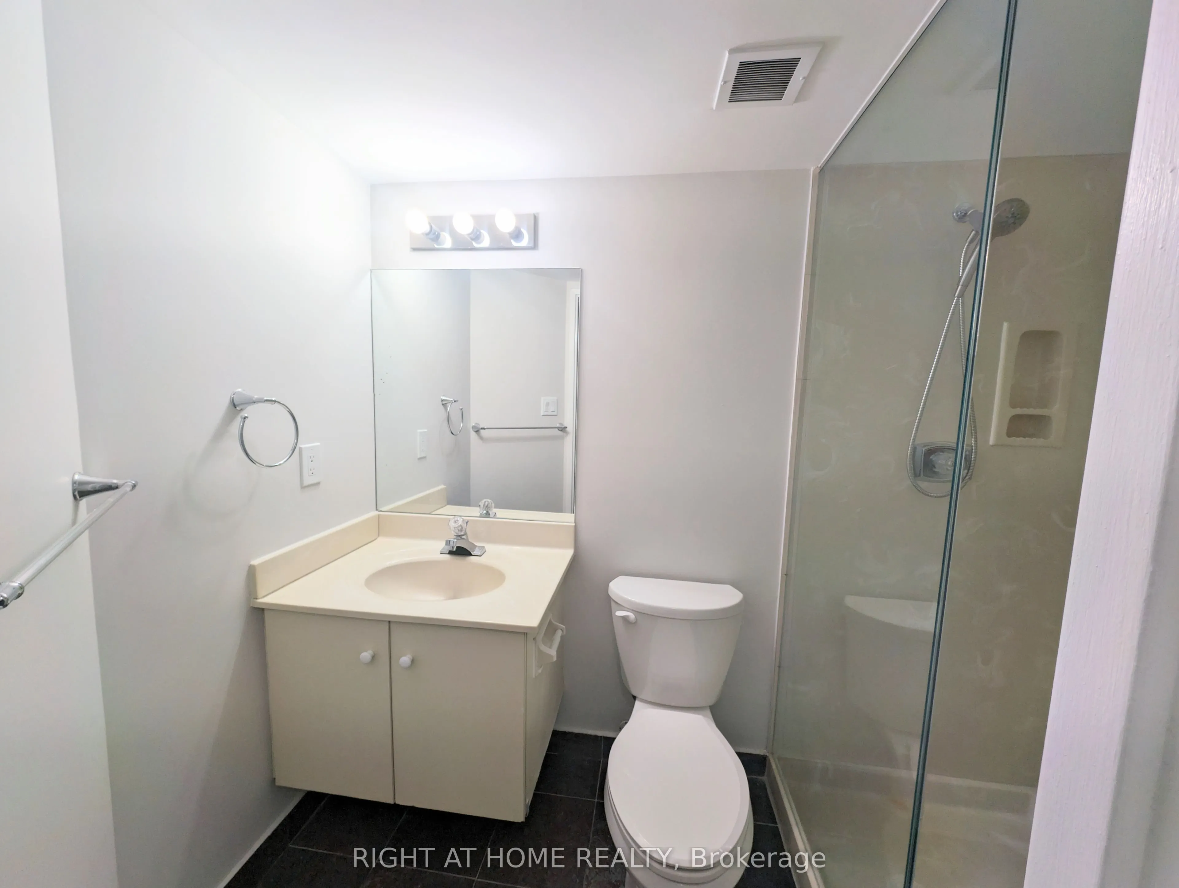 280 Simcoe Street, #506