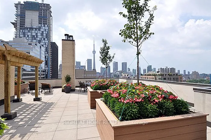 280 Simcoe Street, #506