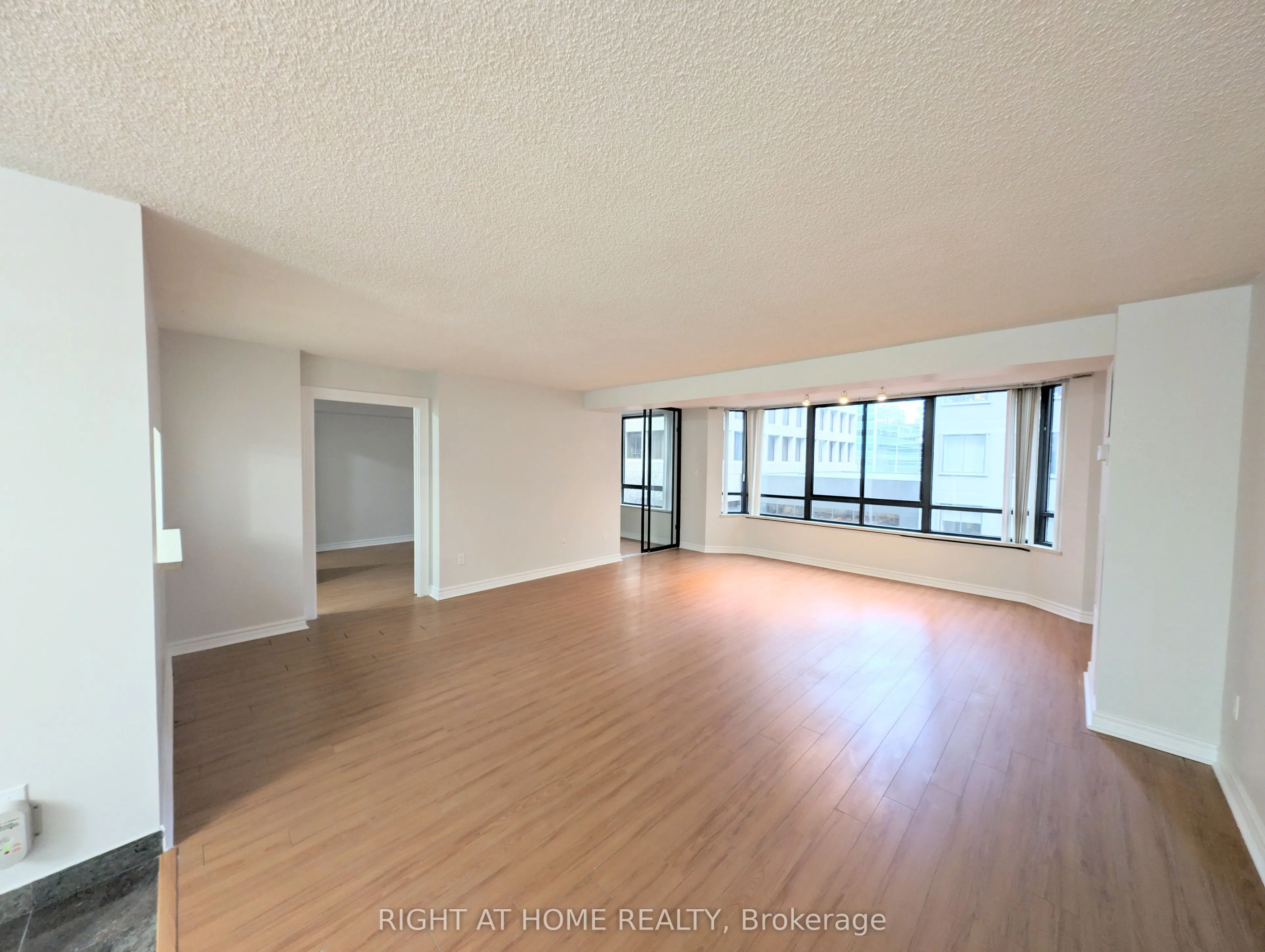 280 Simcoe Street, #506