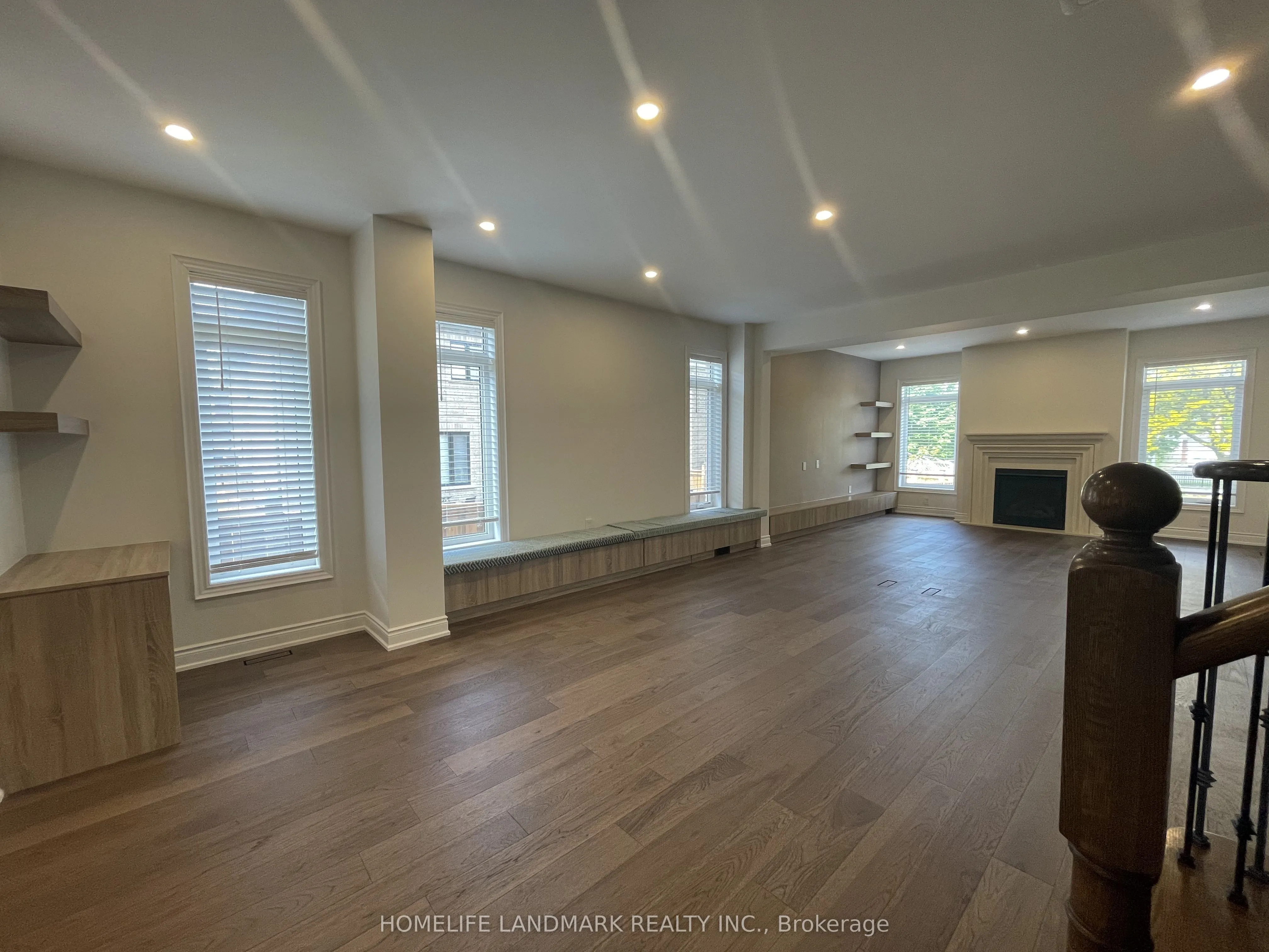 35 Queen Magdalene Place