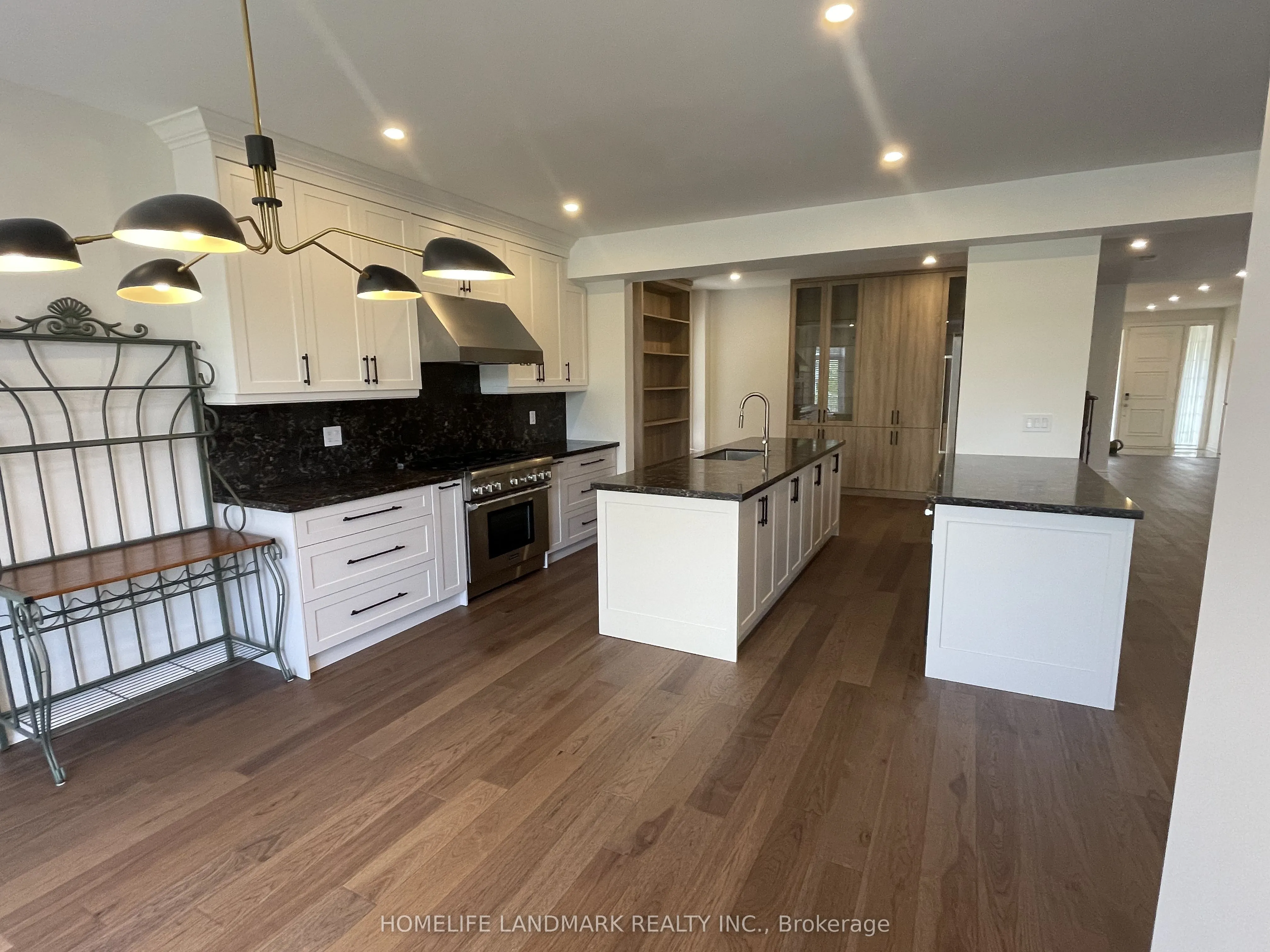 35 Queen Magdalene Place