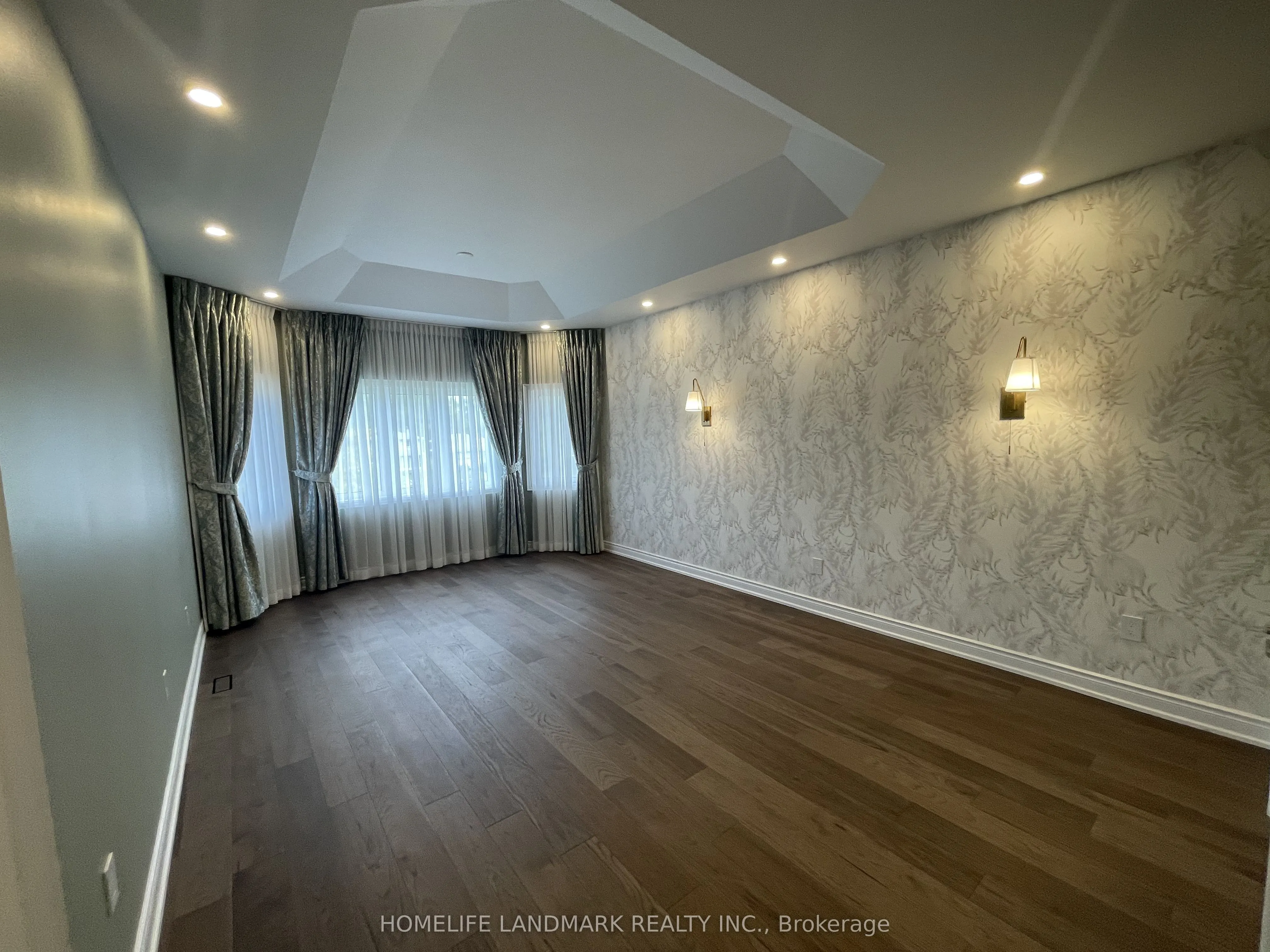 35 Queen Magdalene Place