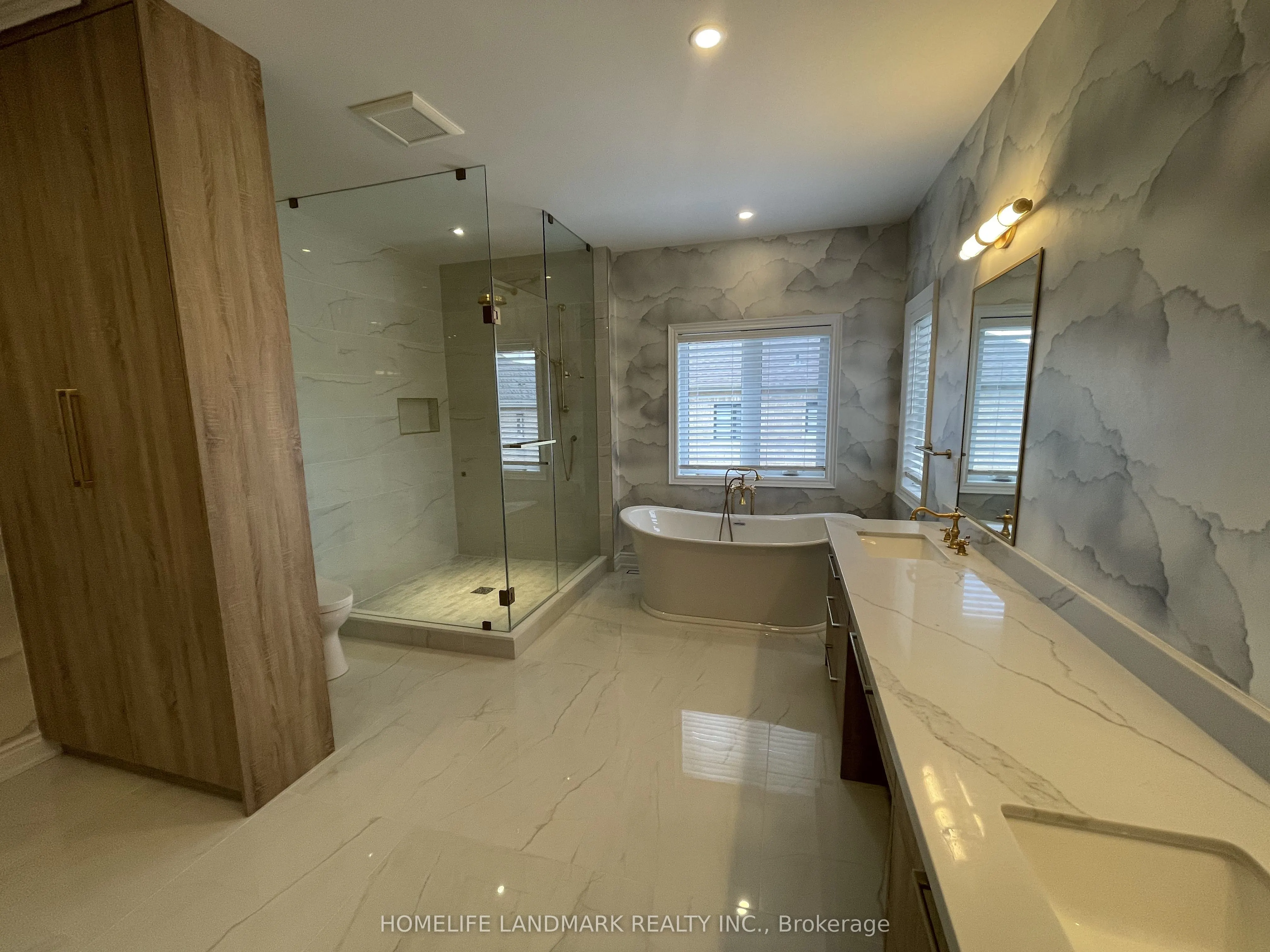 35 Queen Magdalene Place