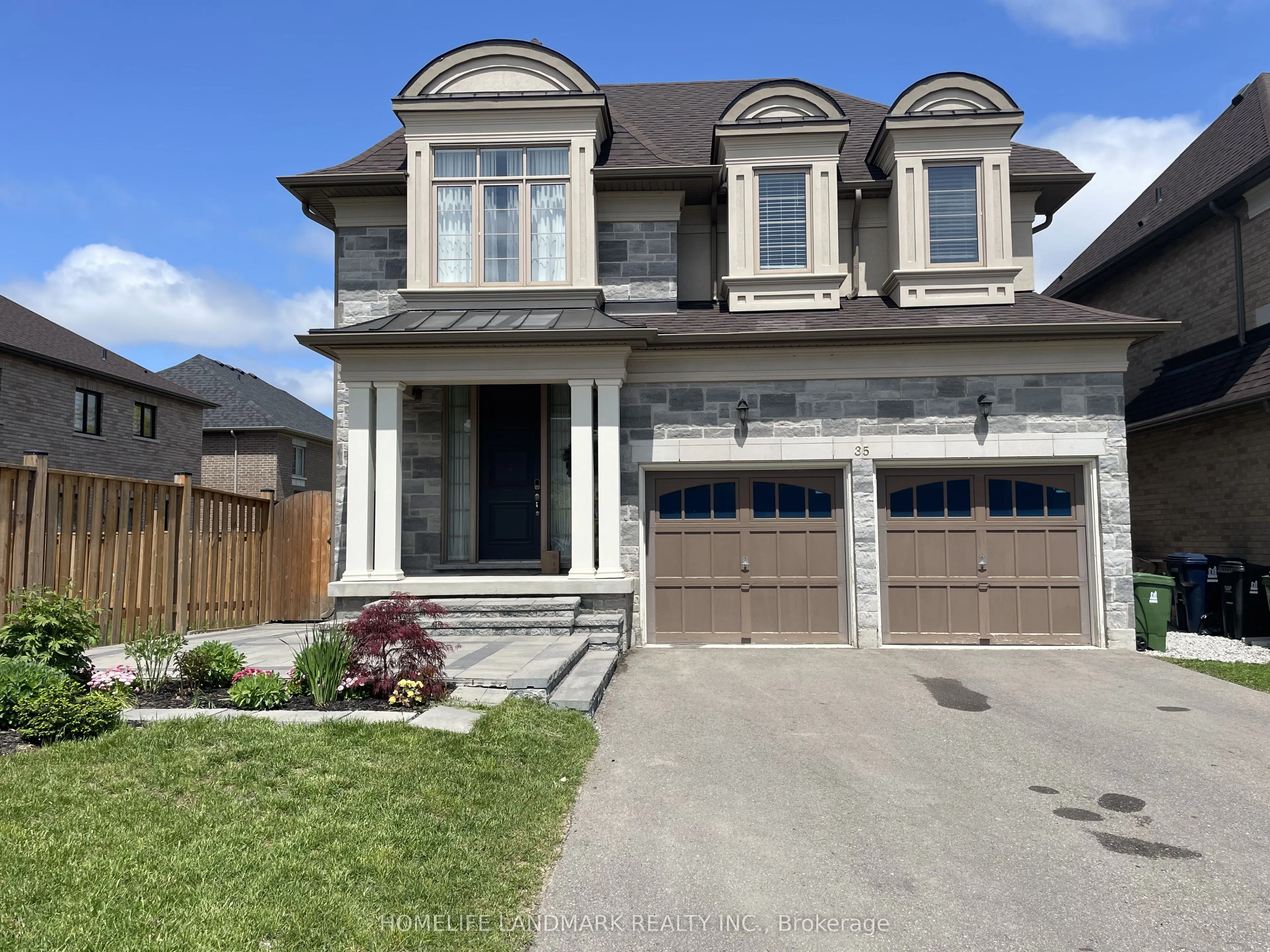 35 Queen Magdalene Place