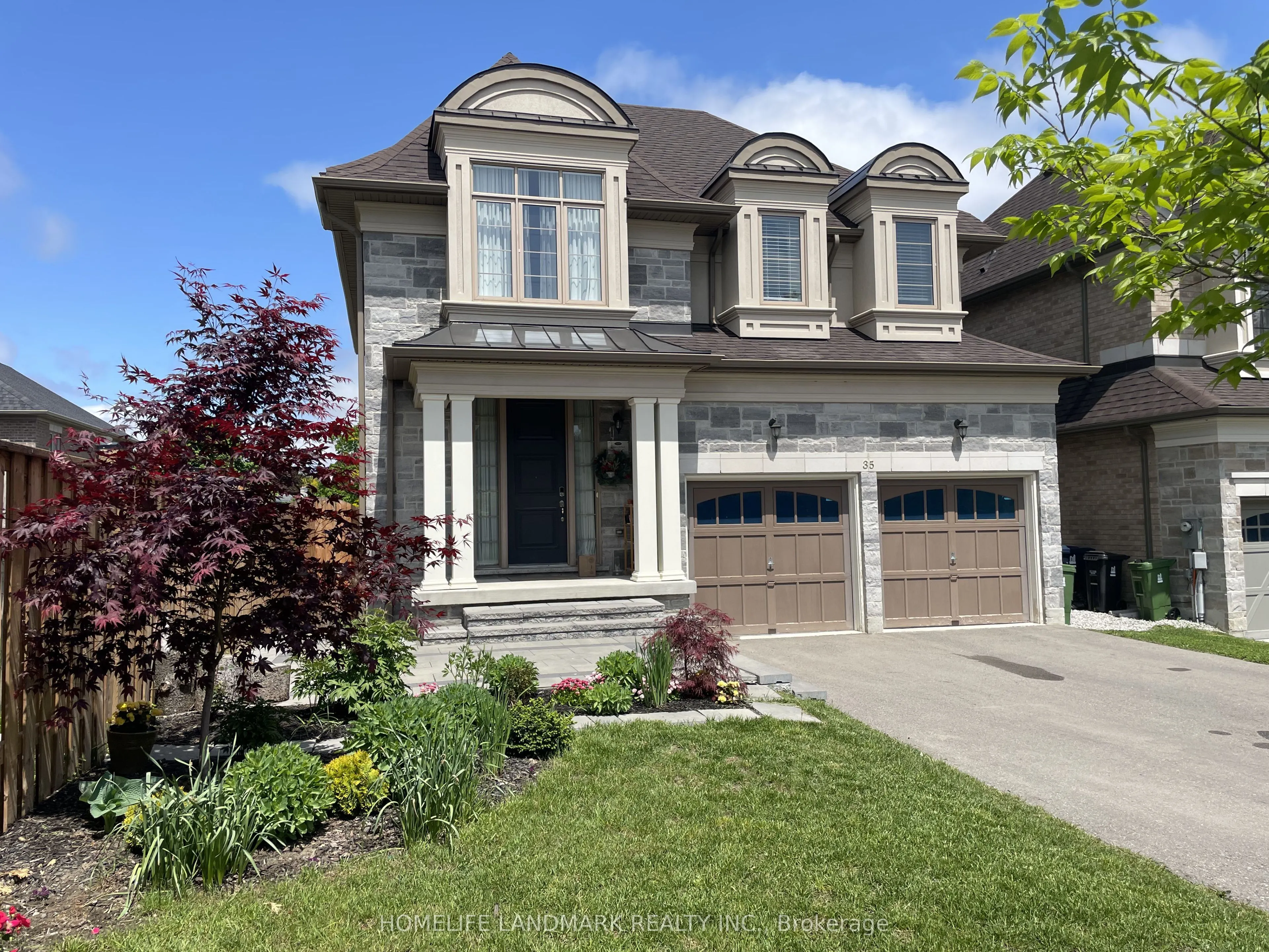 35 Queen Magdalene Place