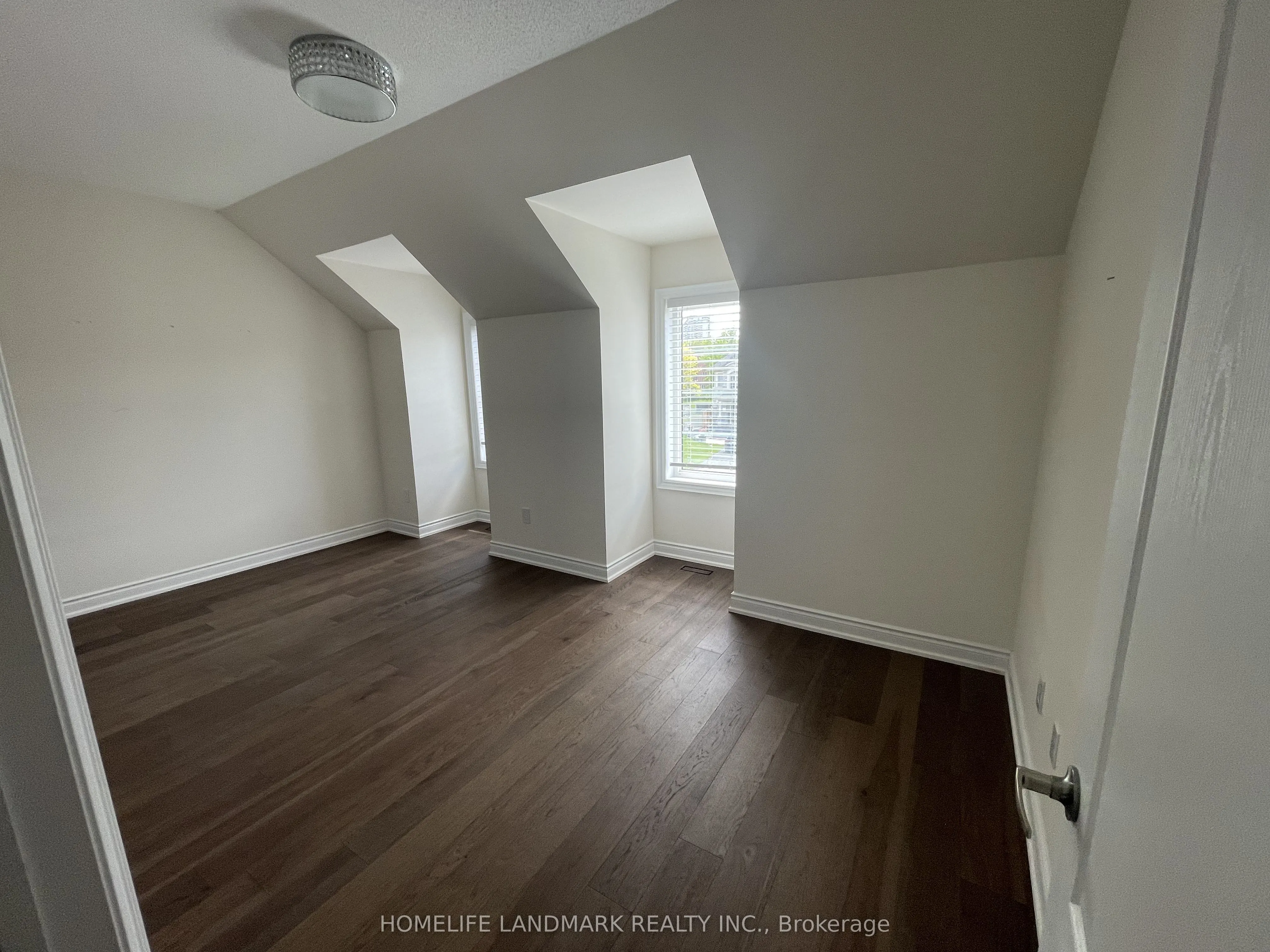 35 Queen Magdalene Place