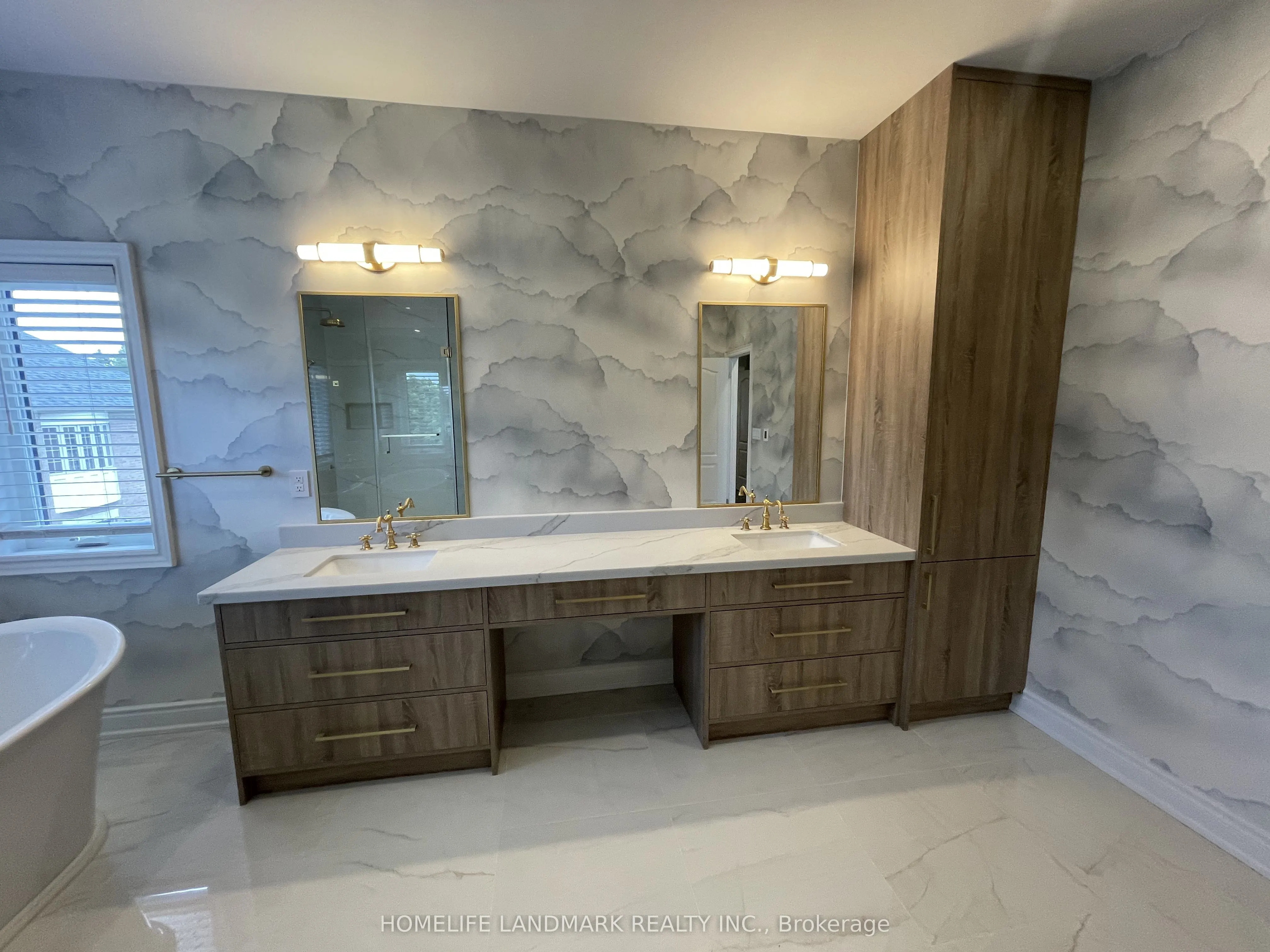 35 Queen Magdalene Place