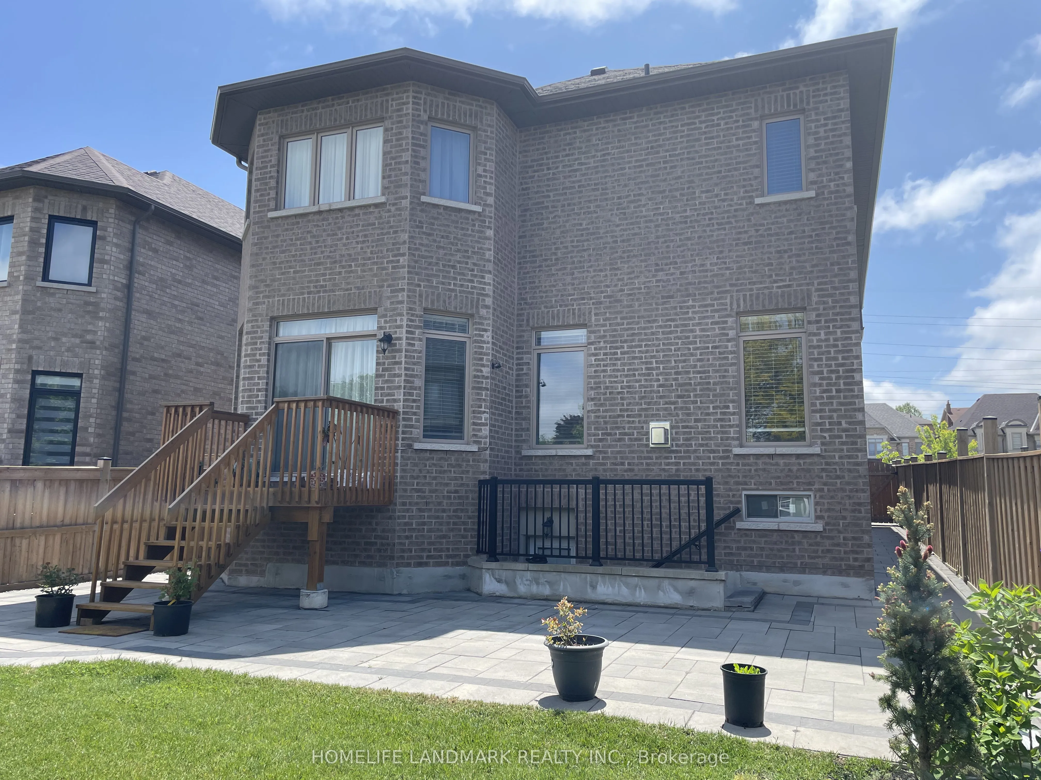 35 Queen Magdalene Place