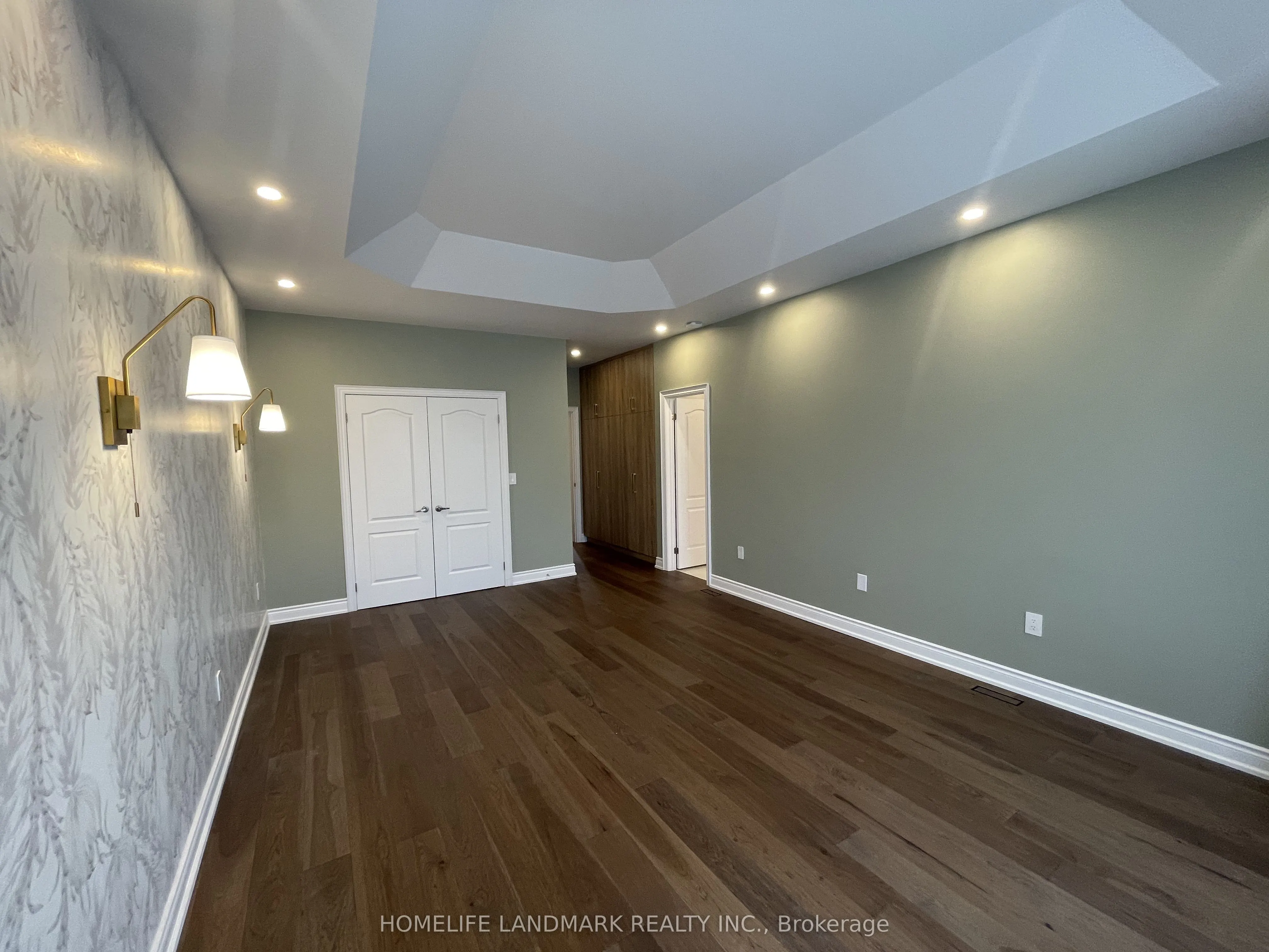 35 Queen Magdalene Place