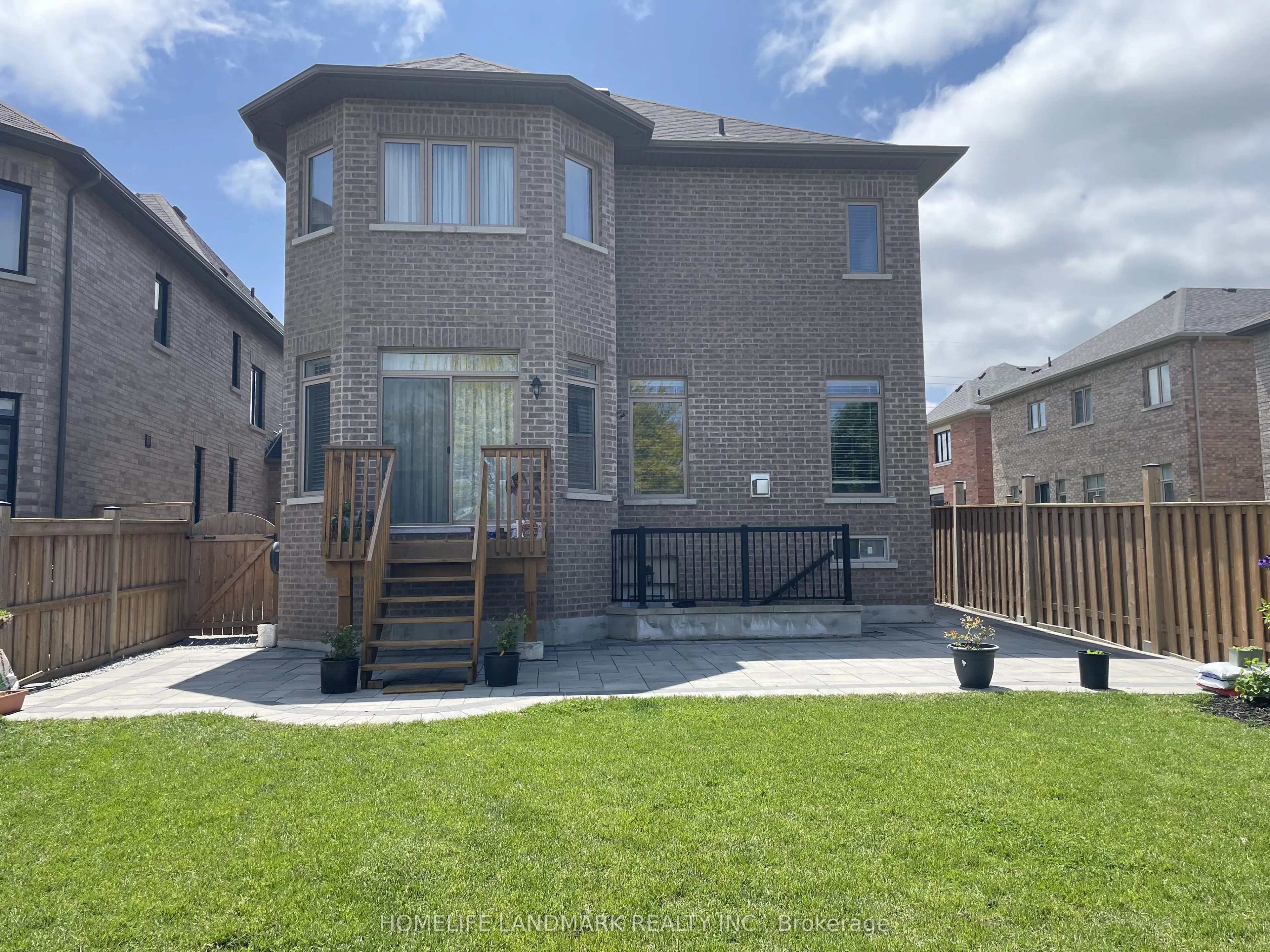 35 Queen Magdalene Place