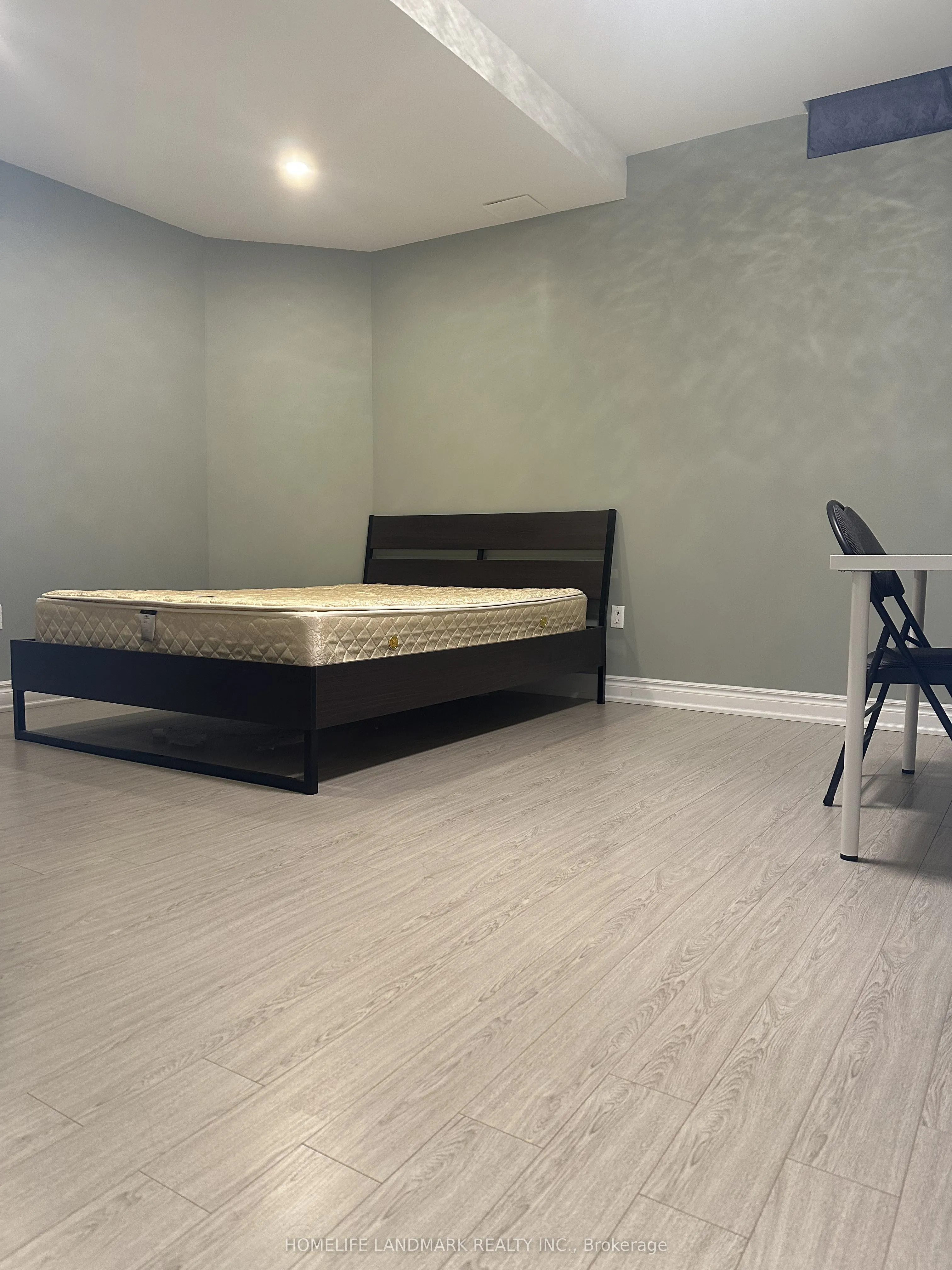 35 Queen Magdalene Place