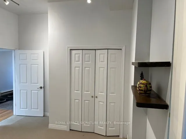 208 Carlton Street, #Main