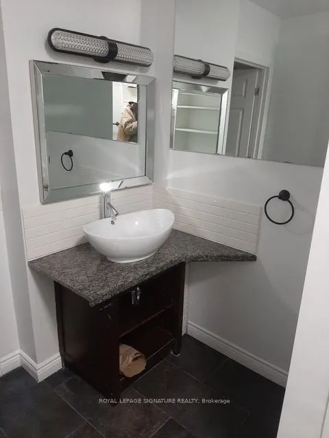 208 Carlton Street, #Main