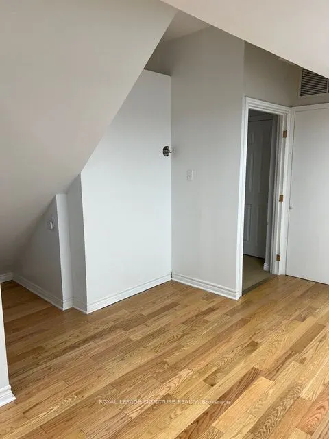 208 Carlton Street, #Main