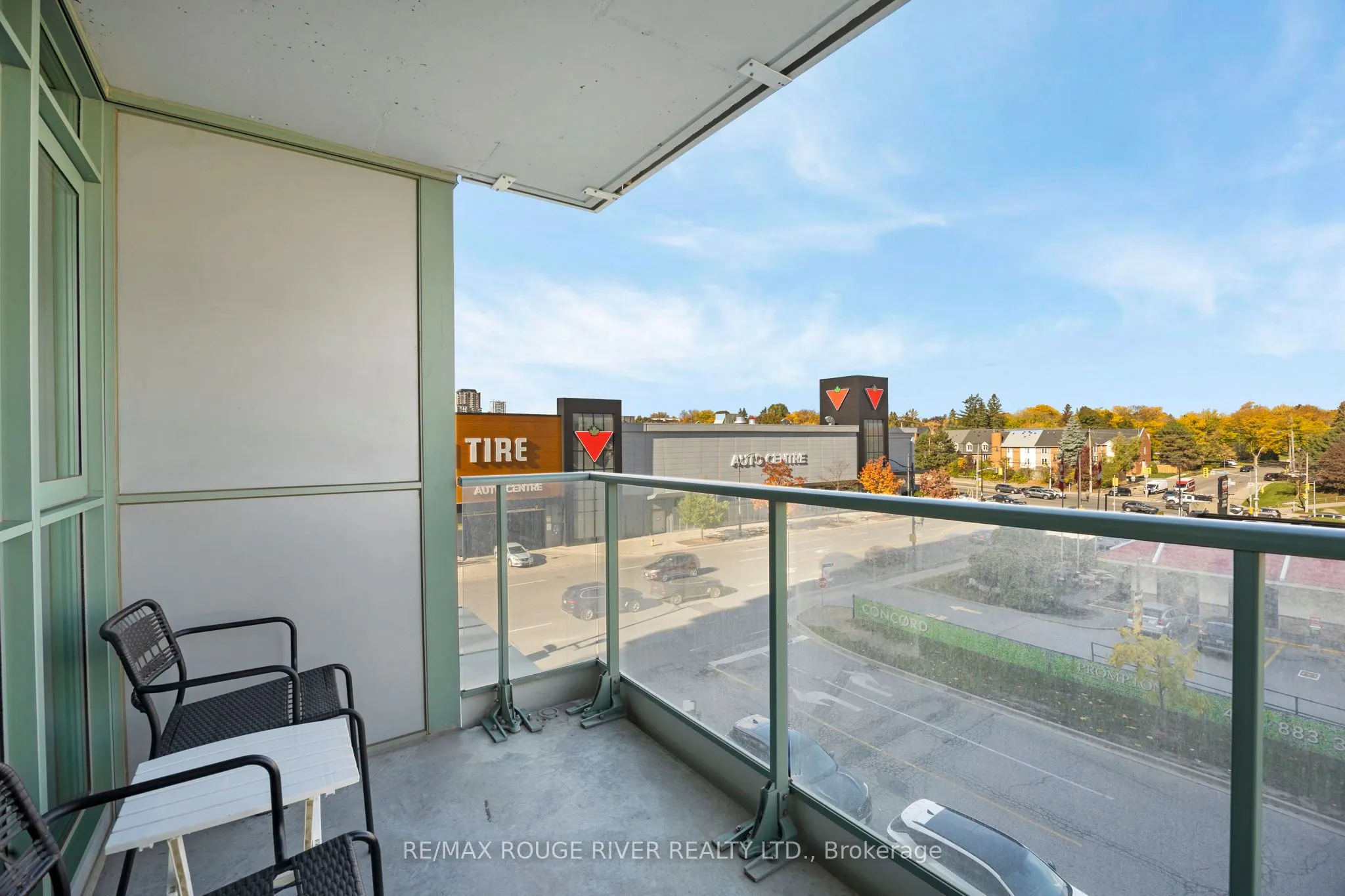 15 Singer Court, #305