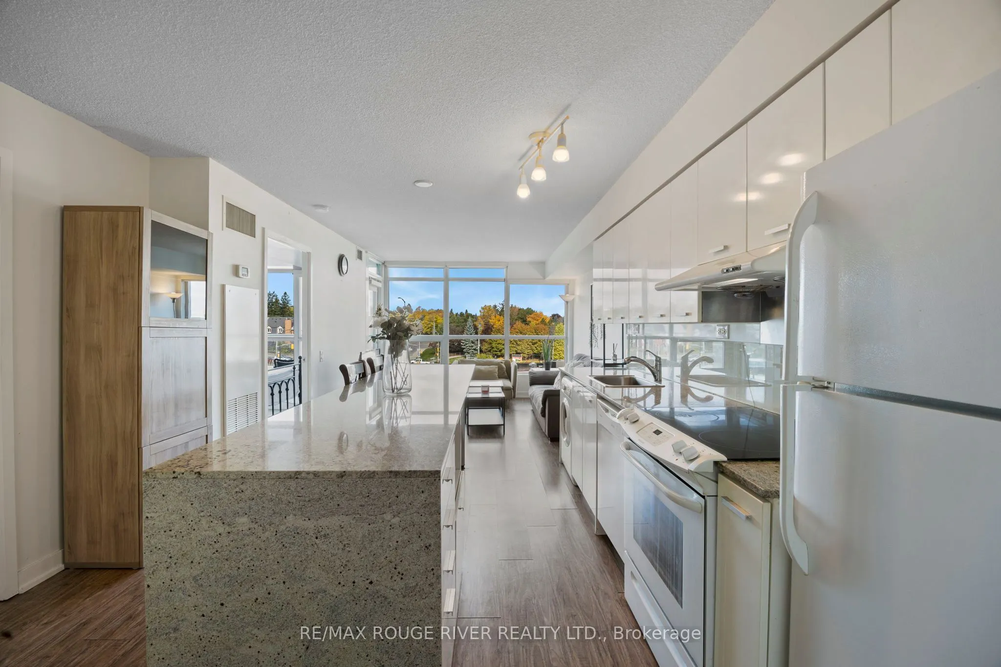 15 Singer Court, #305