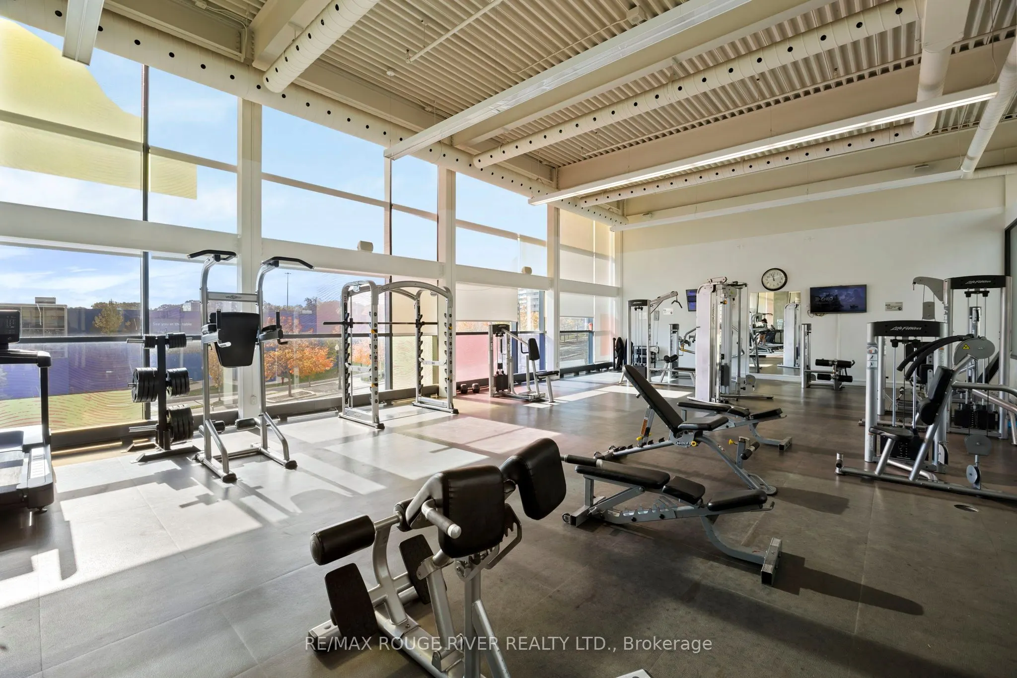 15 Singer Court, #305