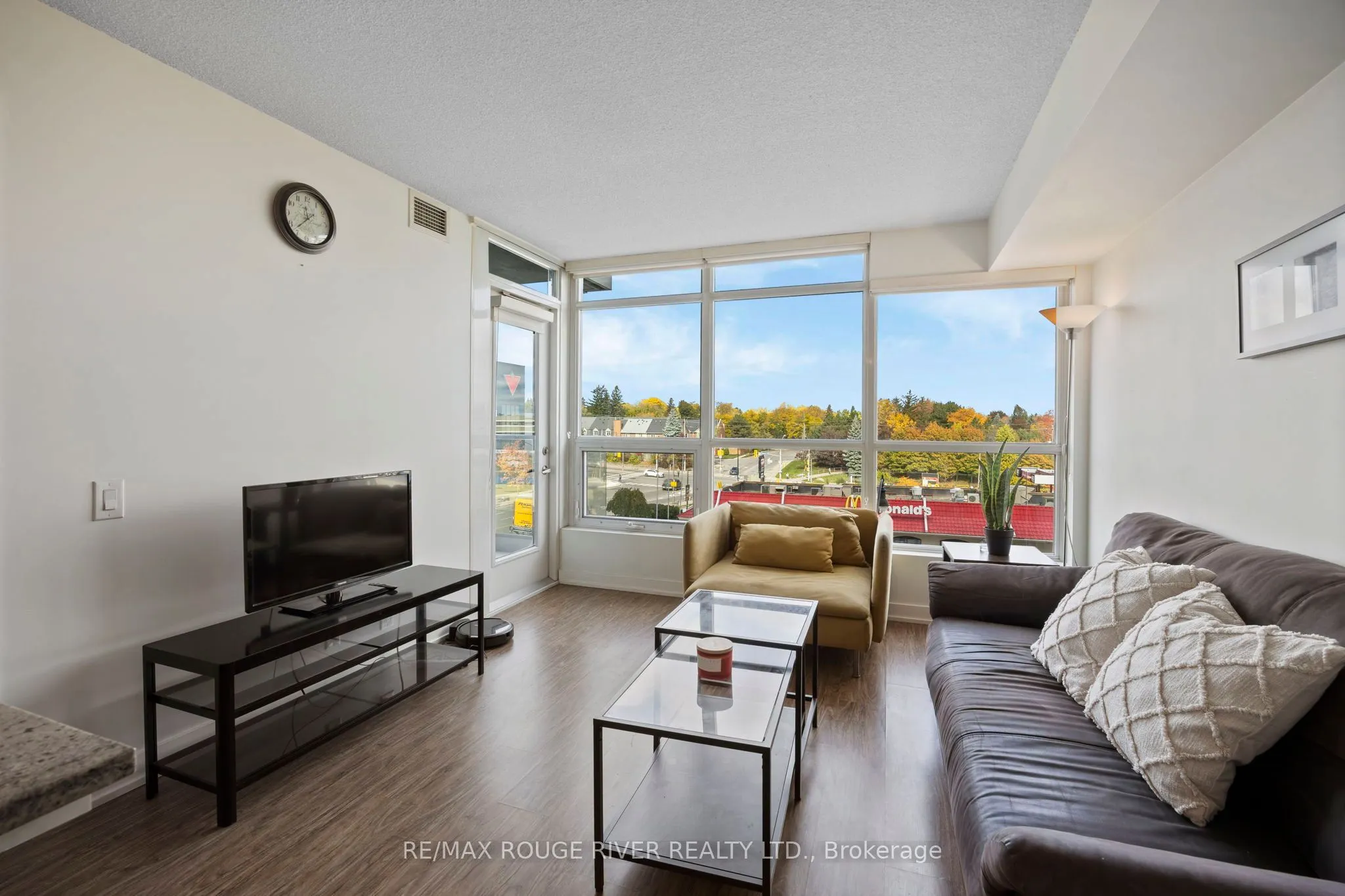 15 Singer Court, #305