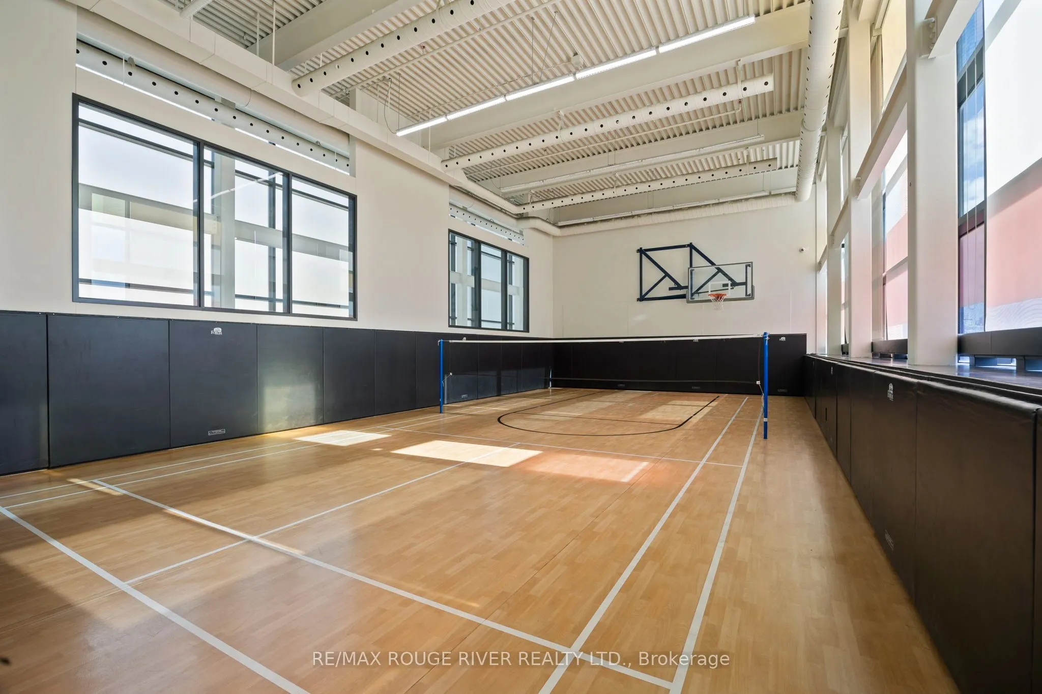 15 Singer Court, #305