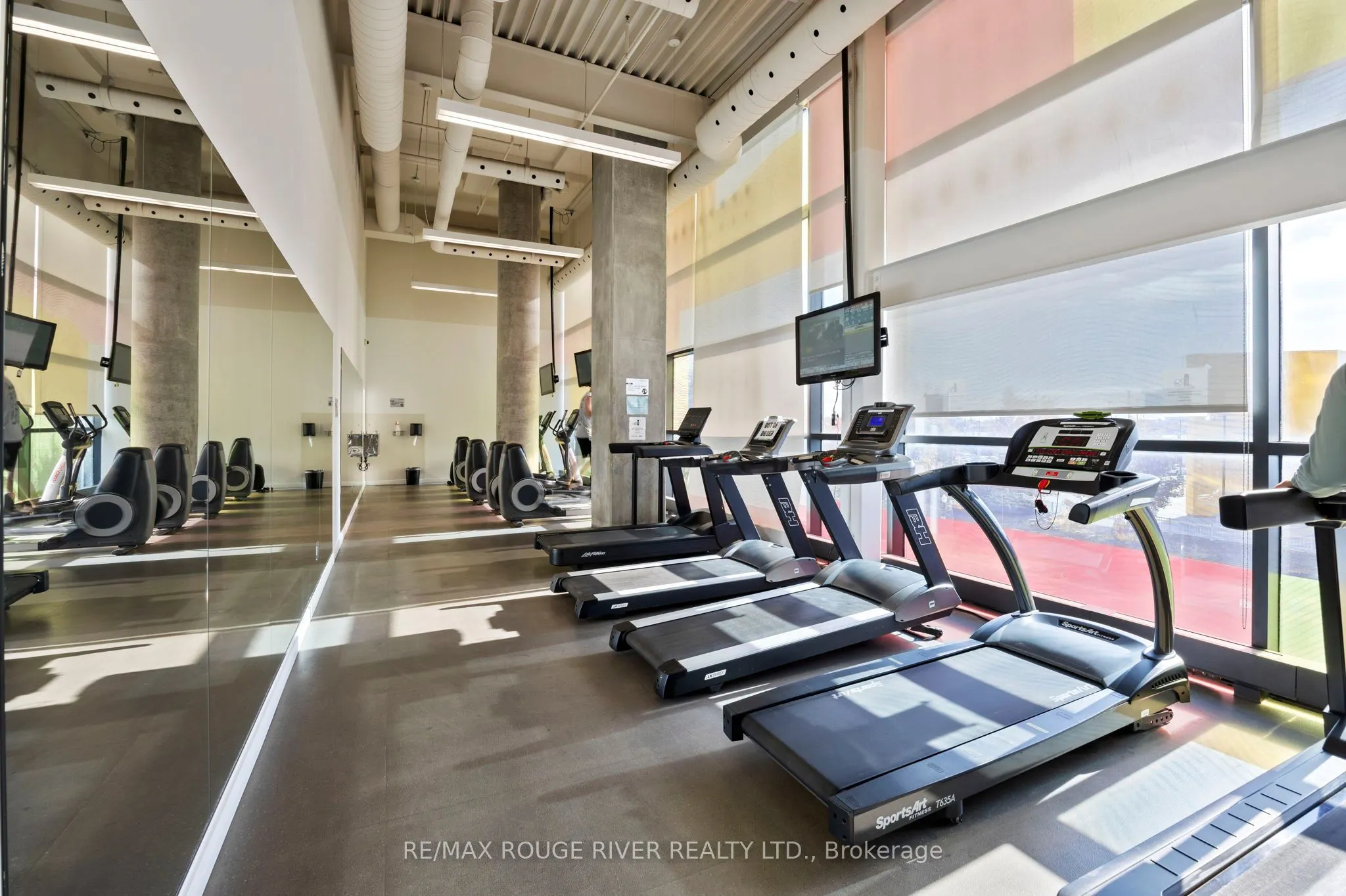 15 Singer Court, #305