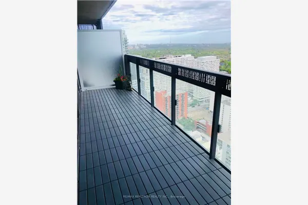 8 Eglinton Avenue E, #3112