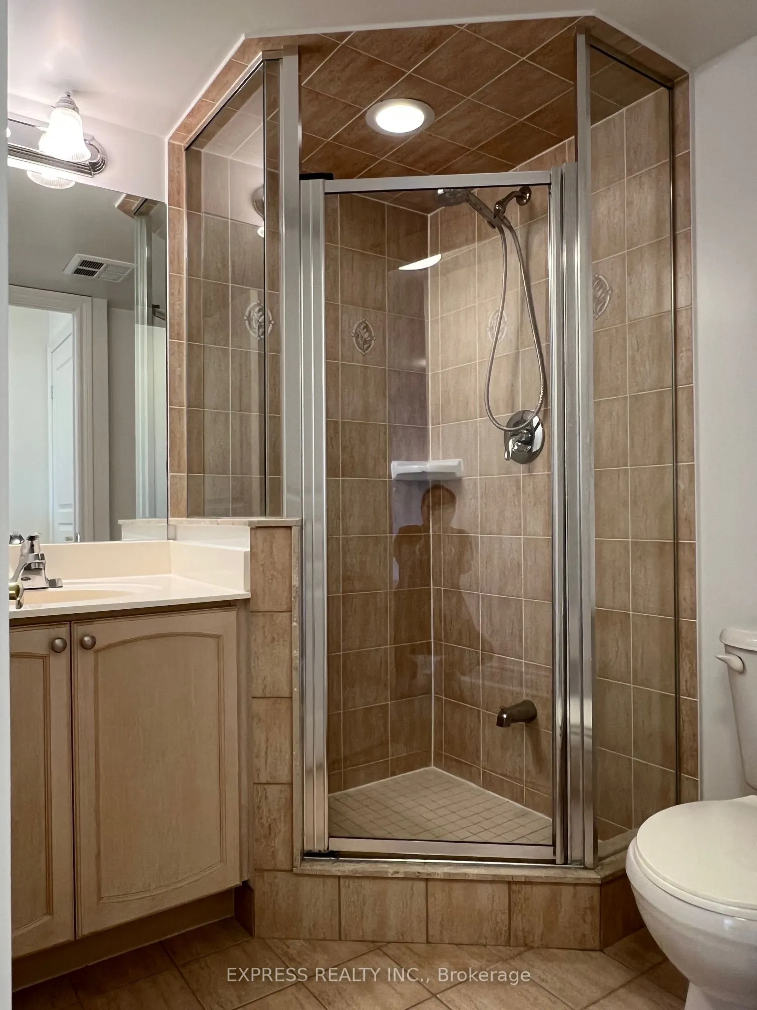 15 NorthTown Way, #1024