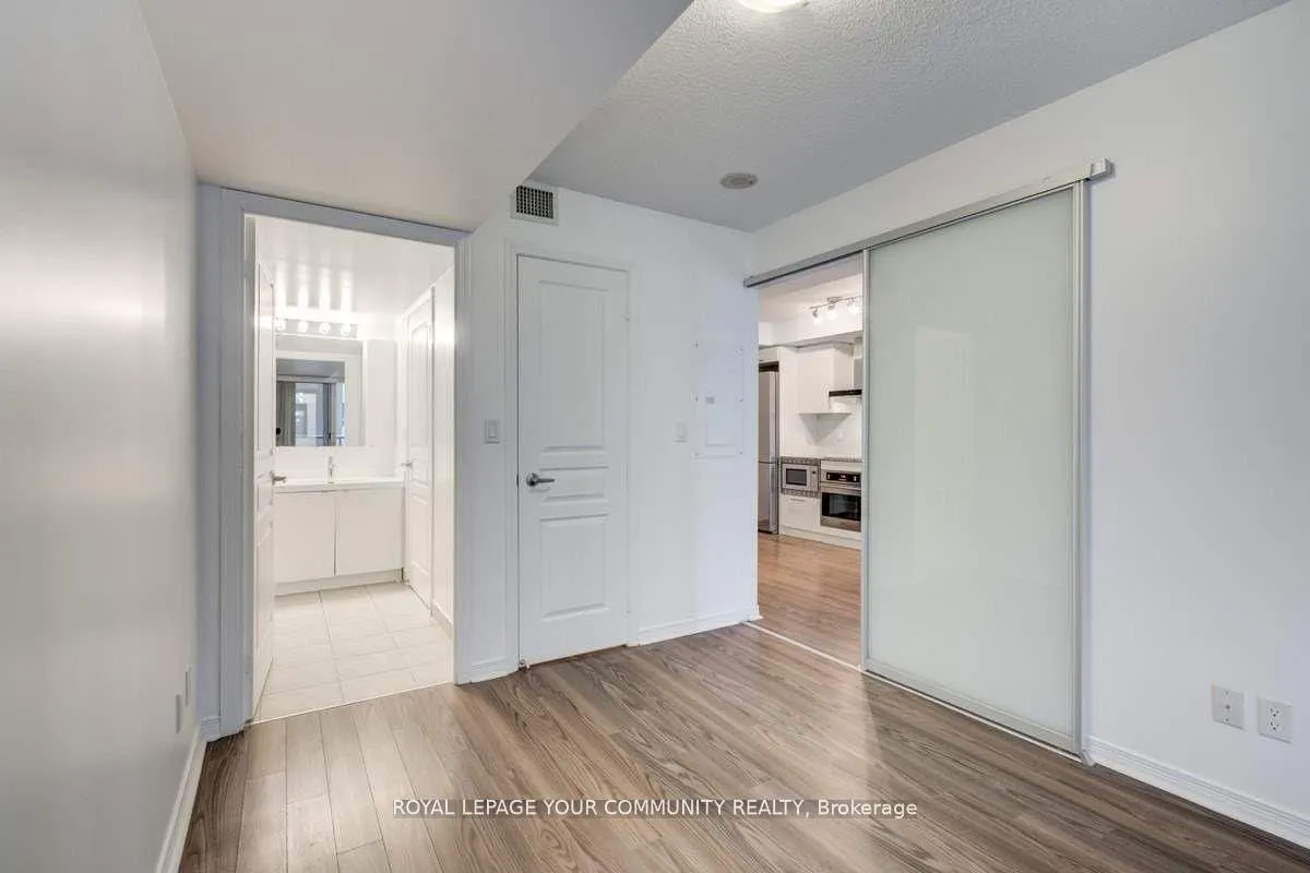 352 Front Street W, #421