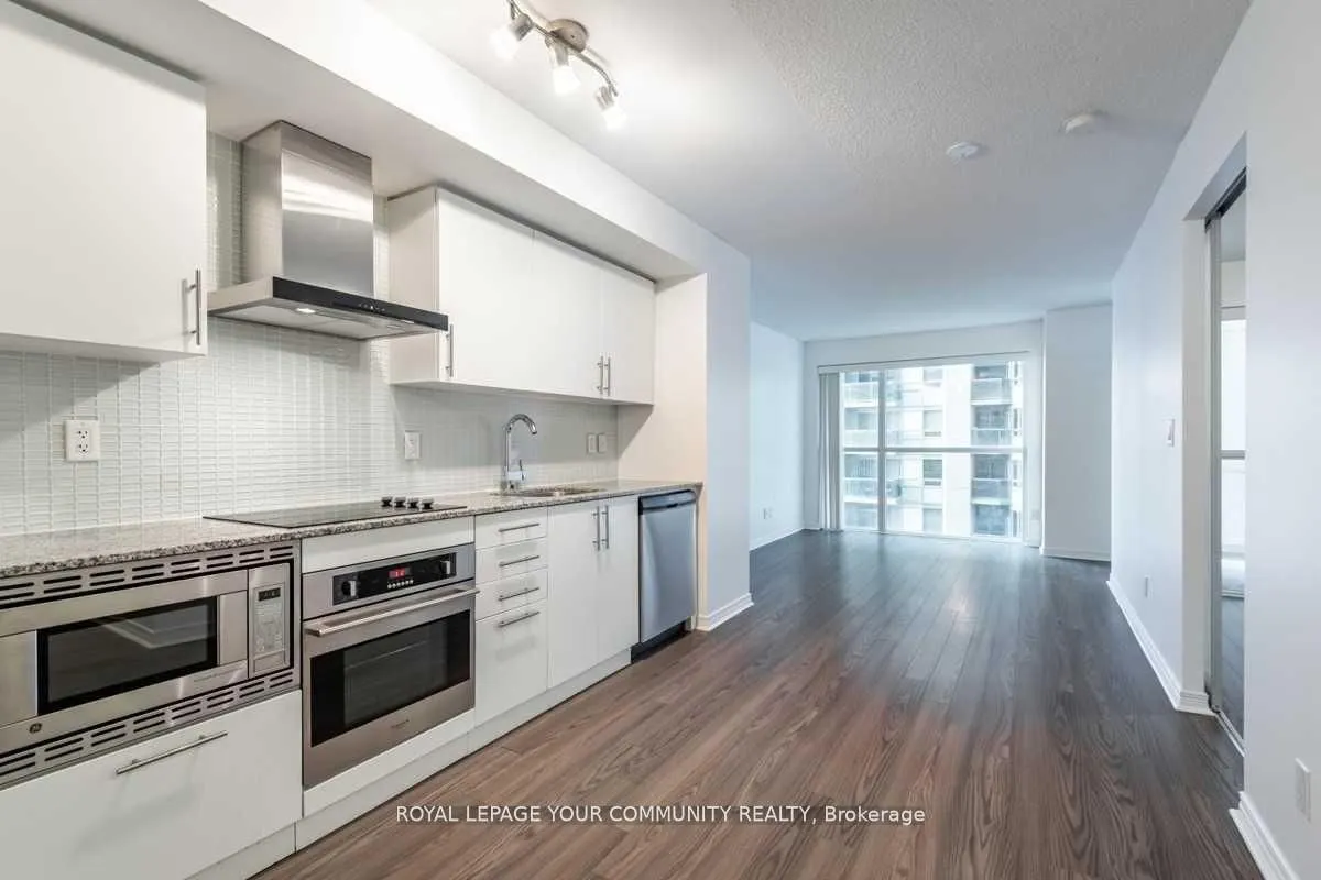 352 Front Street W, #421