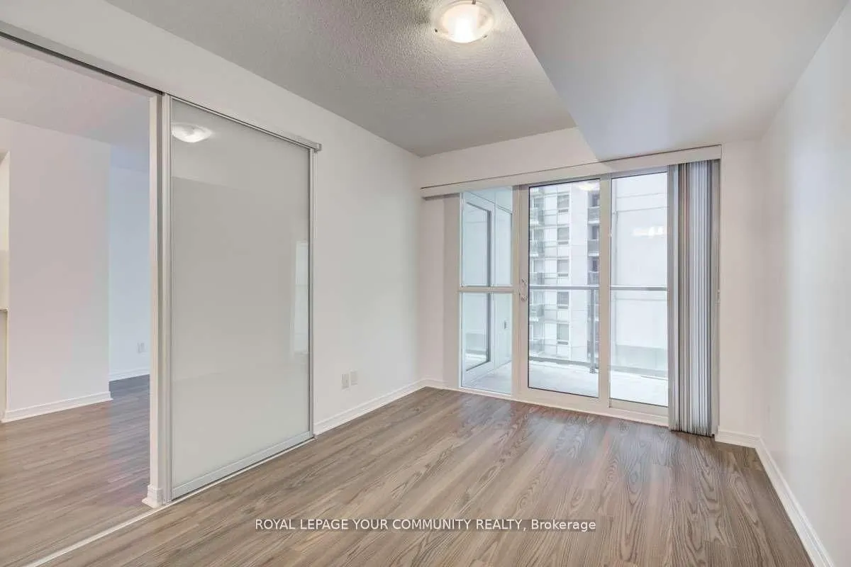 352 Front Street W, #421