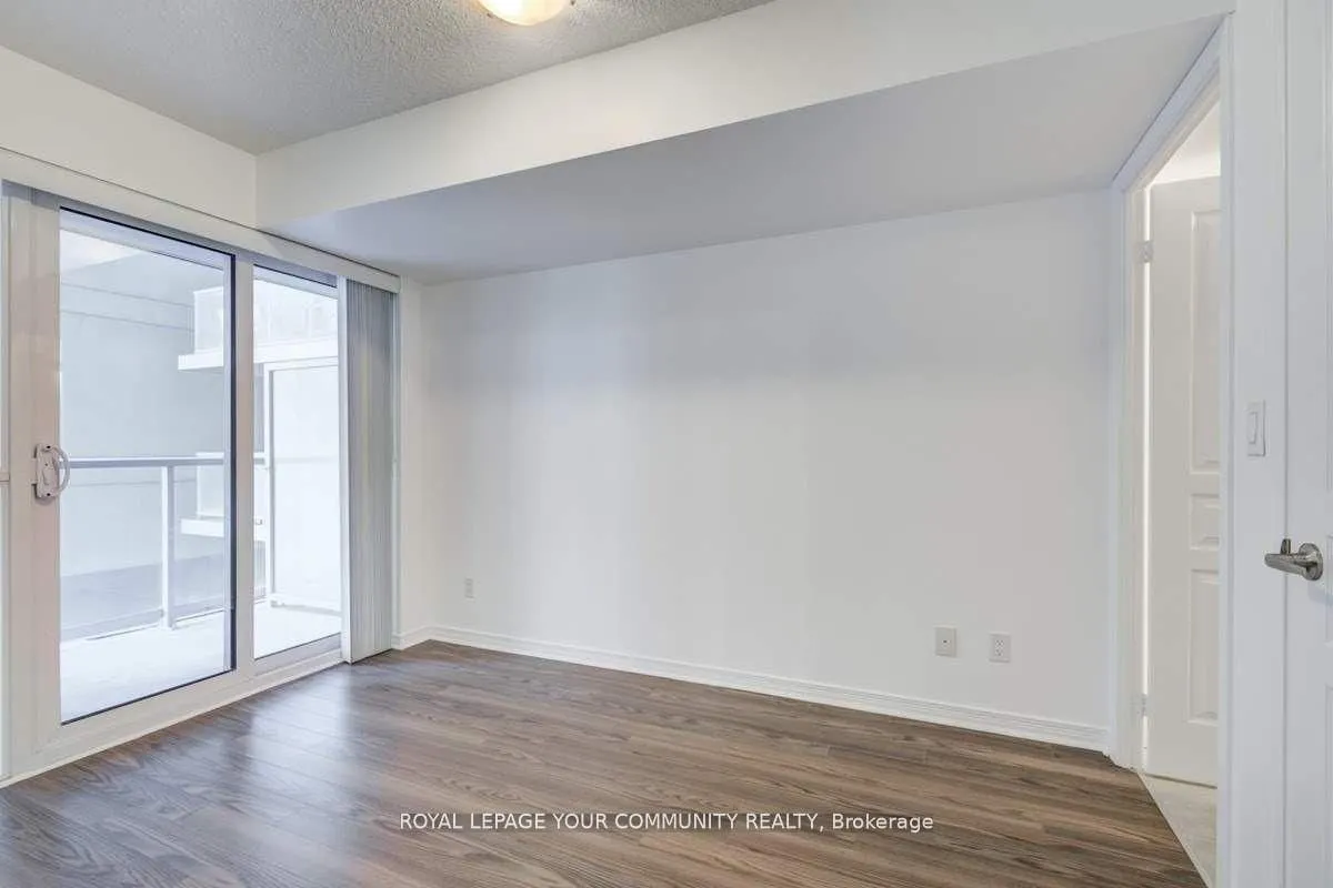 352 Front Street W, #421