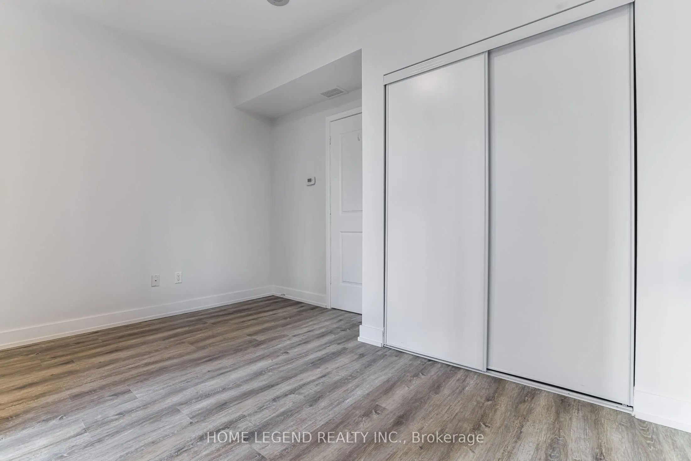 23 Sheppard Avenue E, #Th17