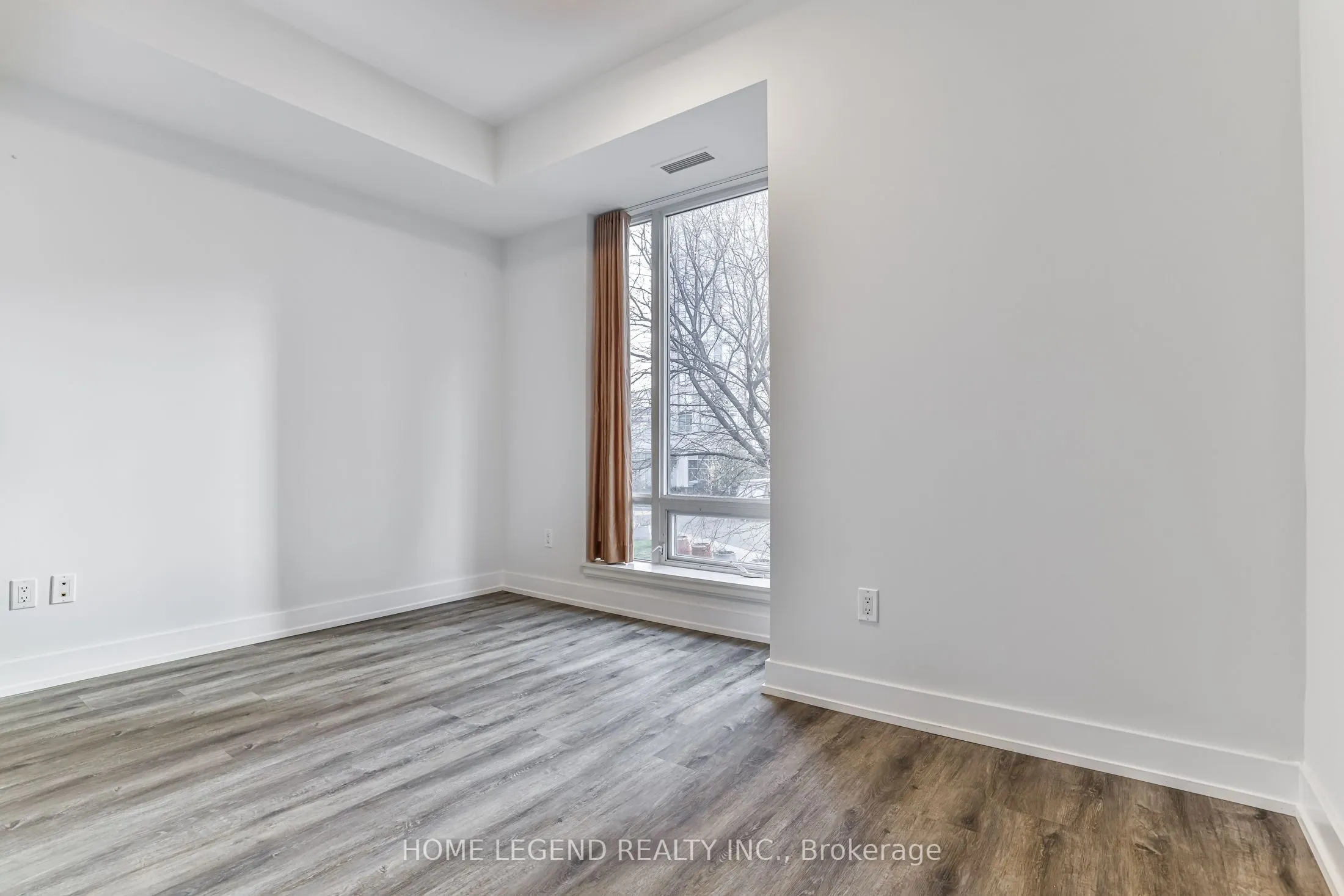 23 Sheppard Avenue E, #Th17