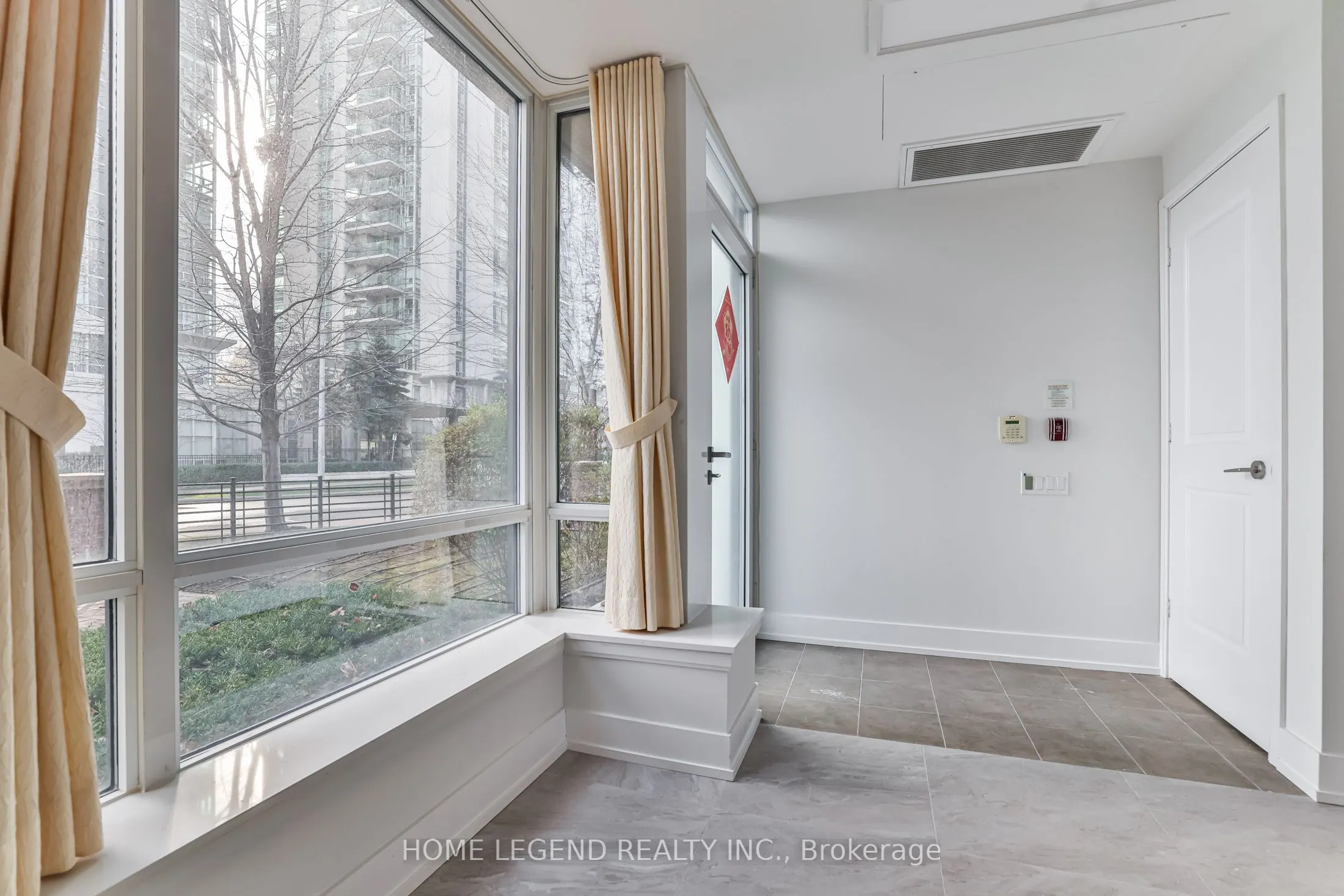 23 Sheppard Avenue E, #Th17