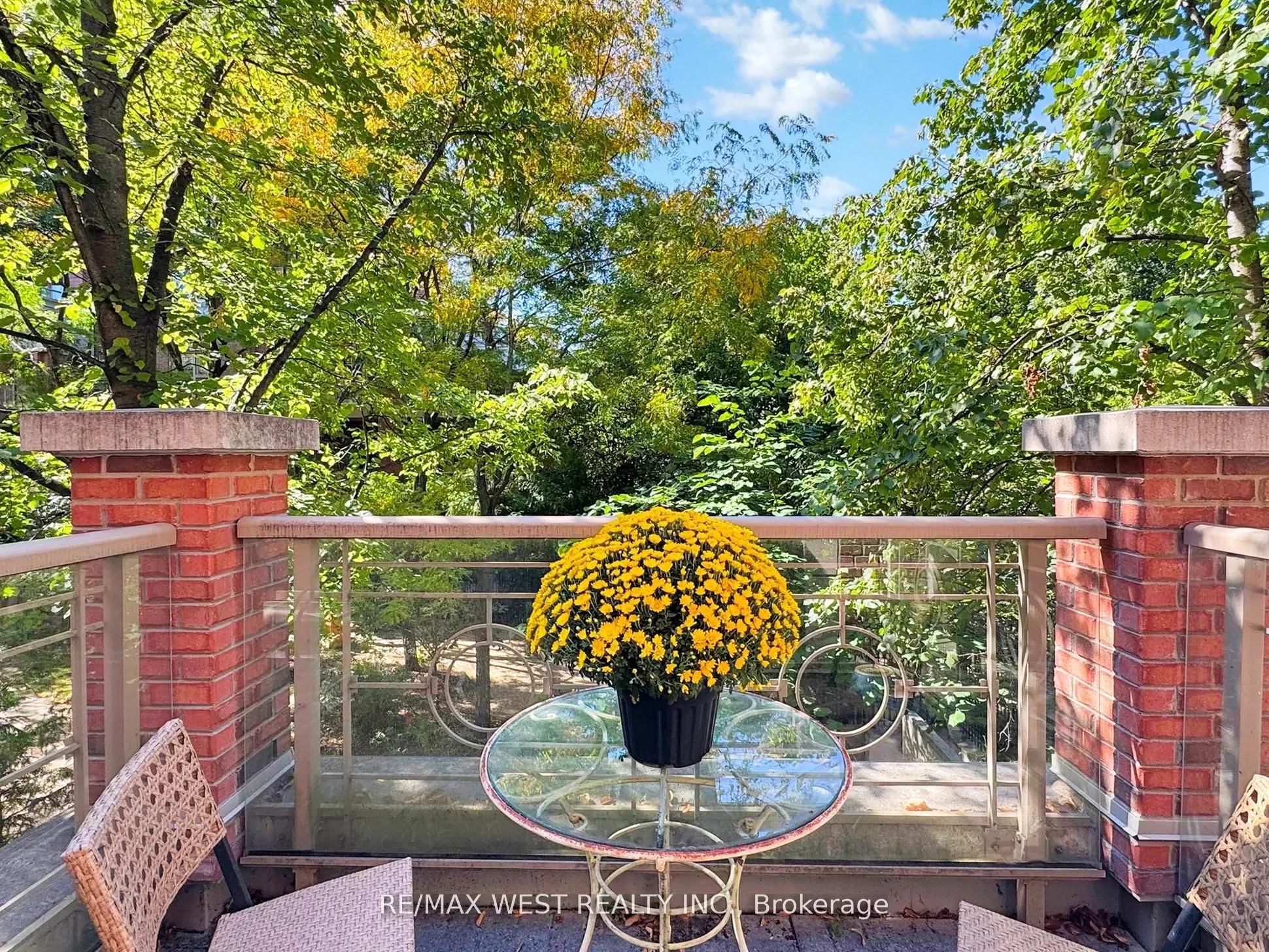 20 Burkebrook Place, #Th 14