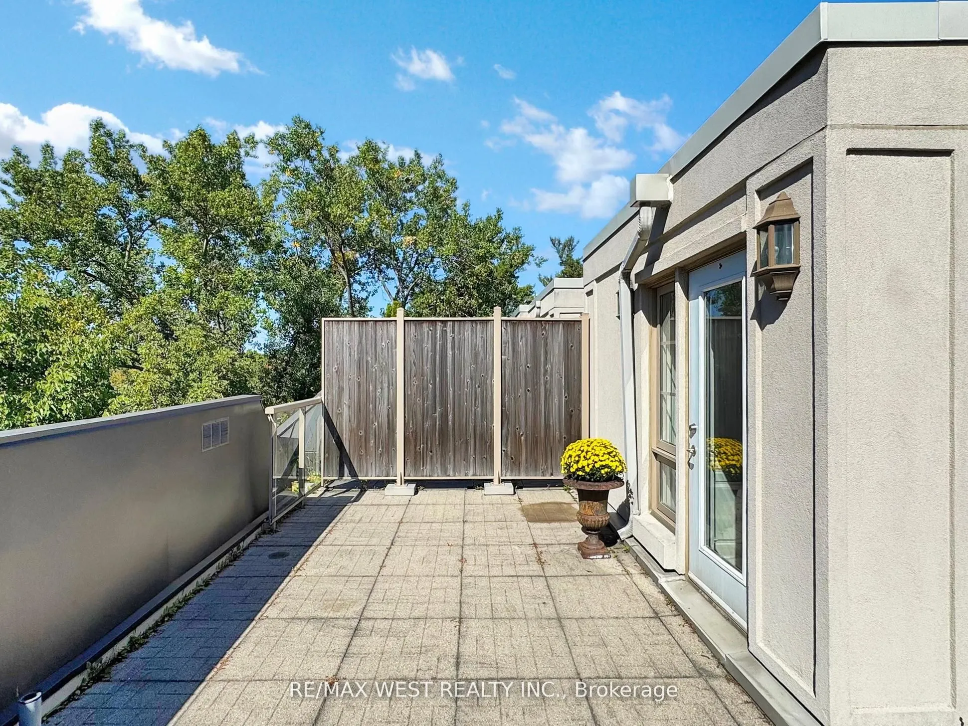 20 Burkebrook Place, #Th 14