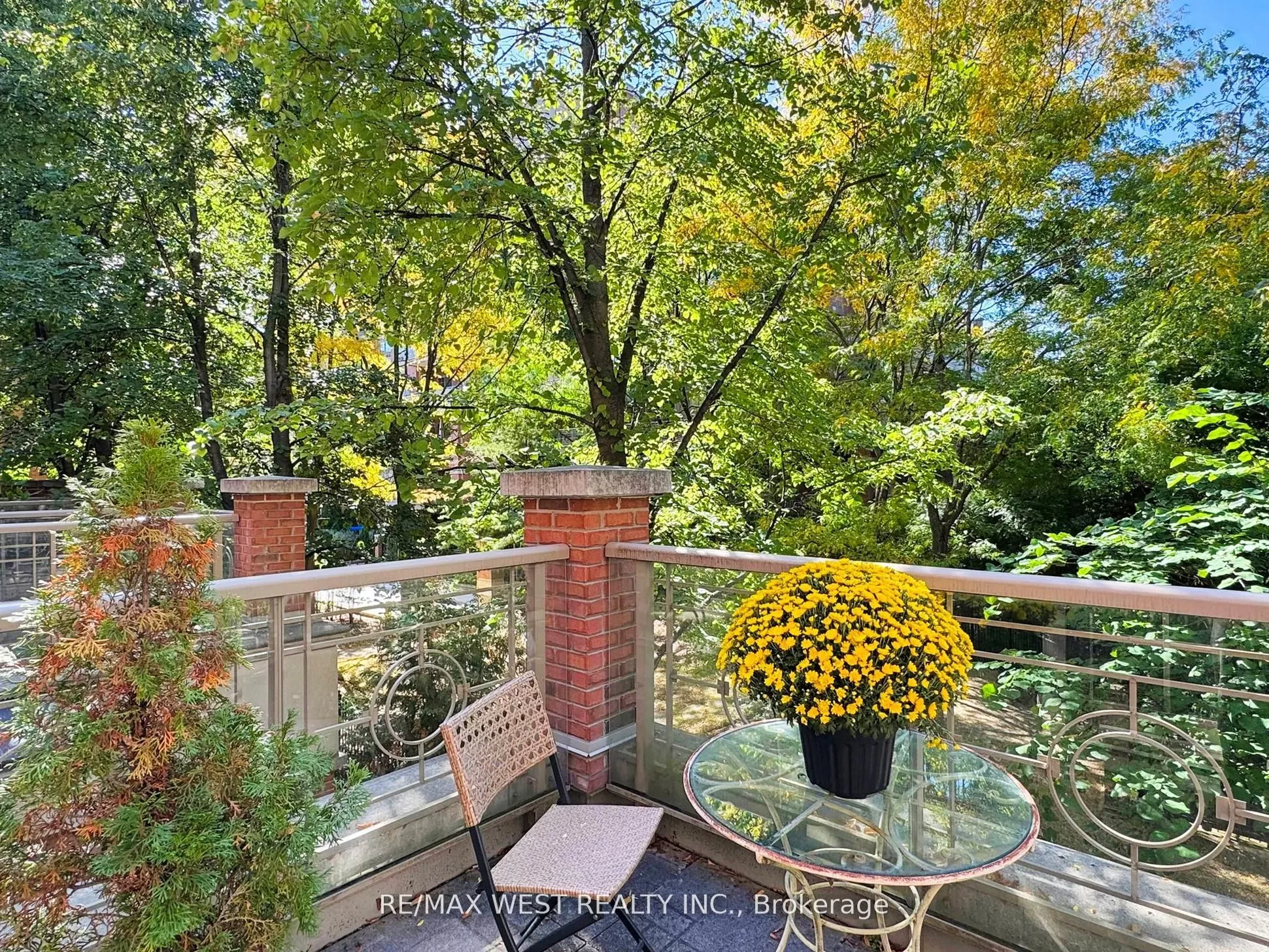 20 Burkebrook Place, #Th 14