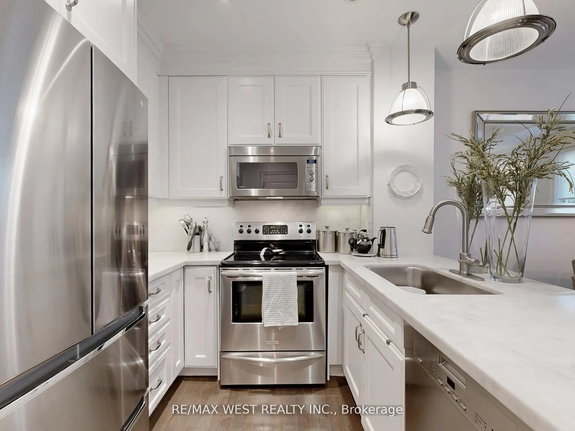 20 Burkebrook Place, #Th 14